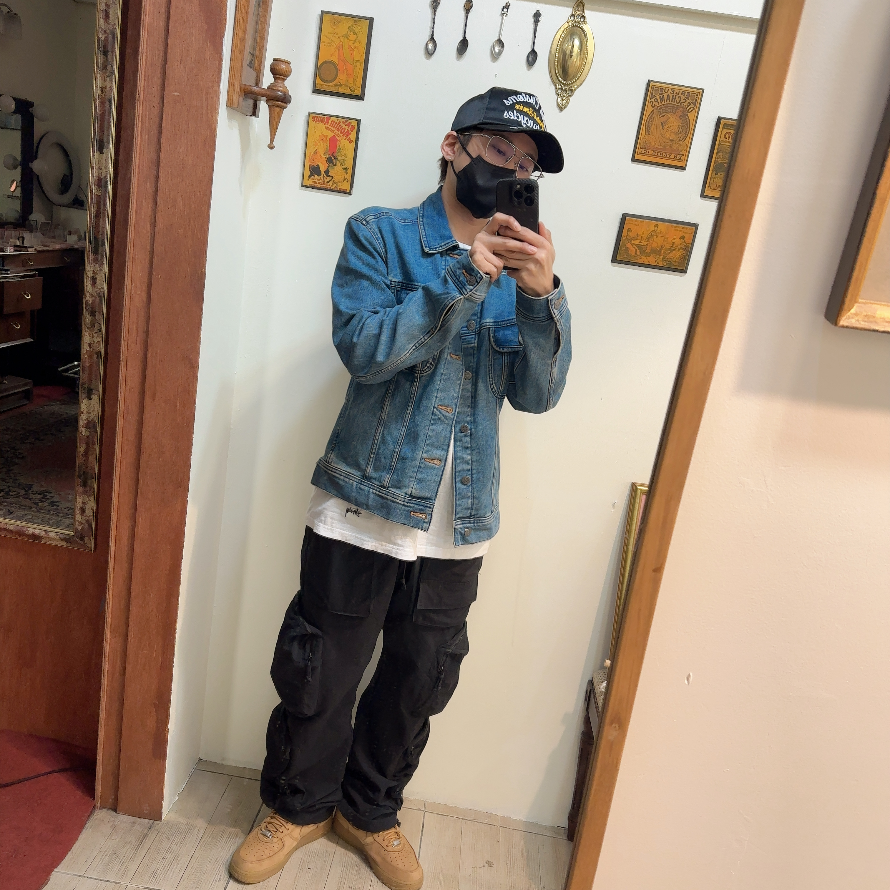 Deus Ex Machina Fortuity Trucker Cap Black, Nike x Supreme Air Force 1 Low Flax 착용 스타일