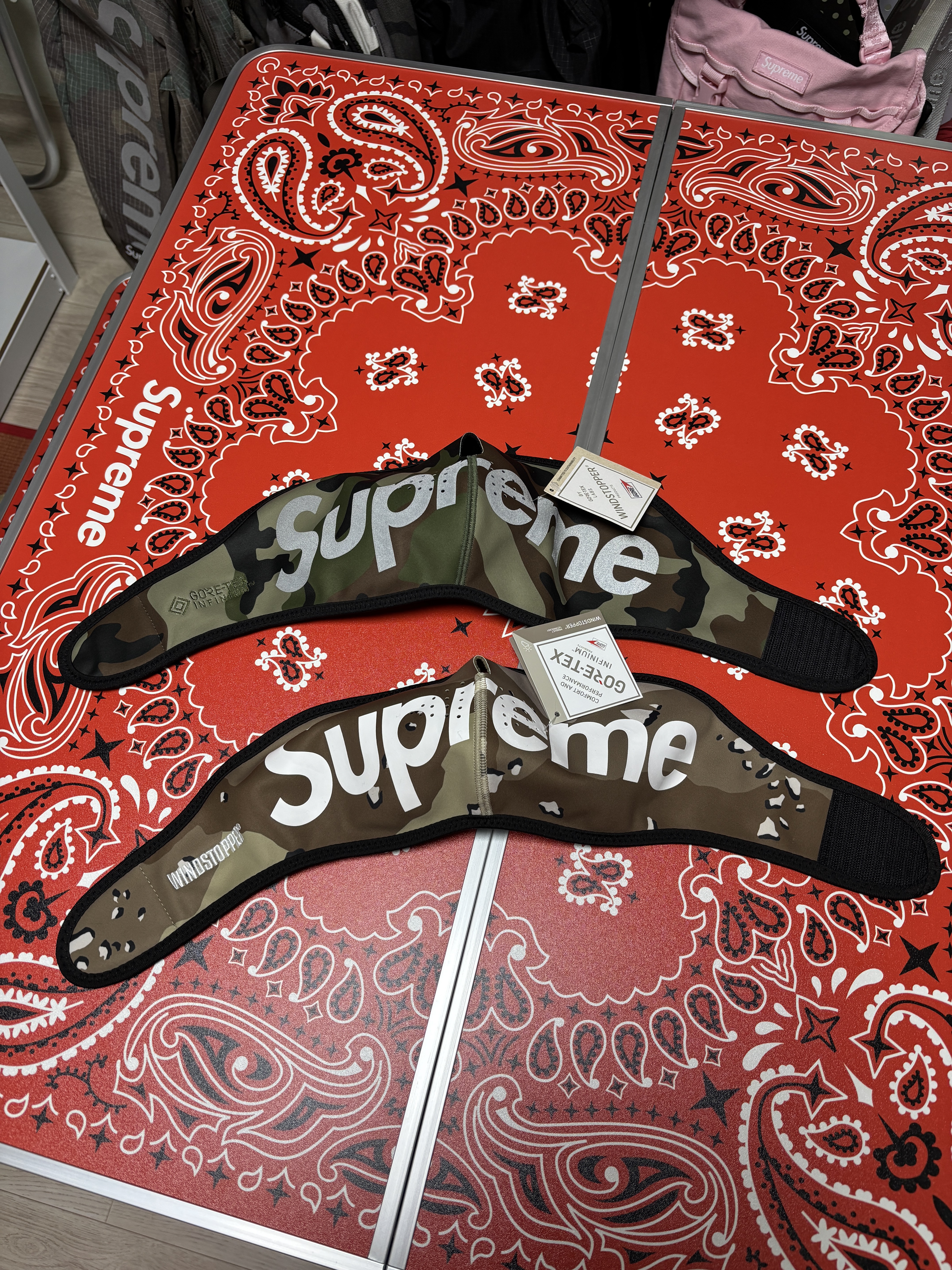 Supreme Small Box T-Shirt Woodland Camo - 25SS, Supreme Windstopper Facemask Woodland Camo - 23FW 착용 스타일 - 2
