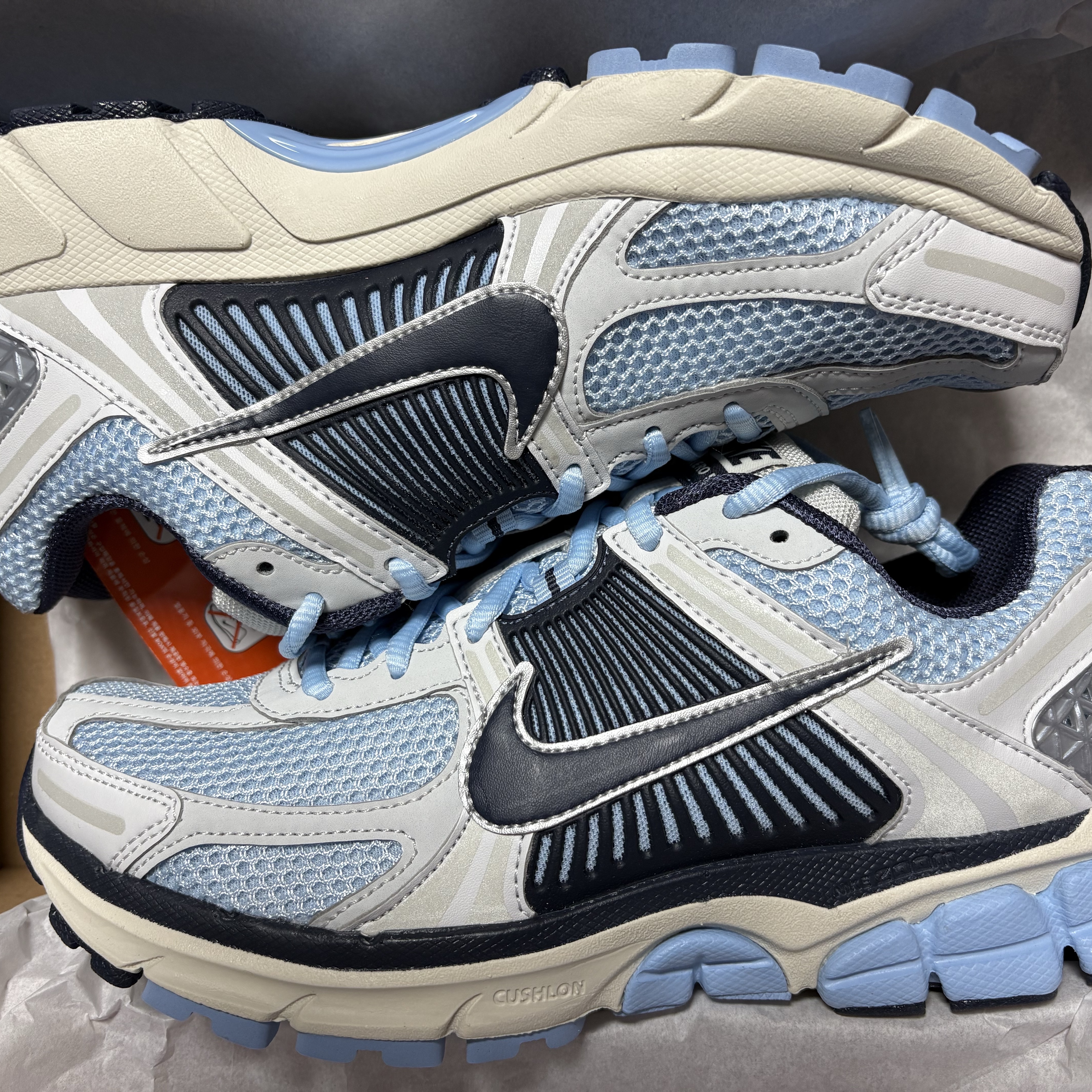 Nike Zoom Vomero 5 Psychic Blue Photon Dust 착용 스타일 - 2
