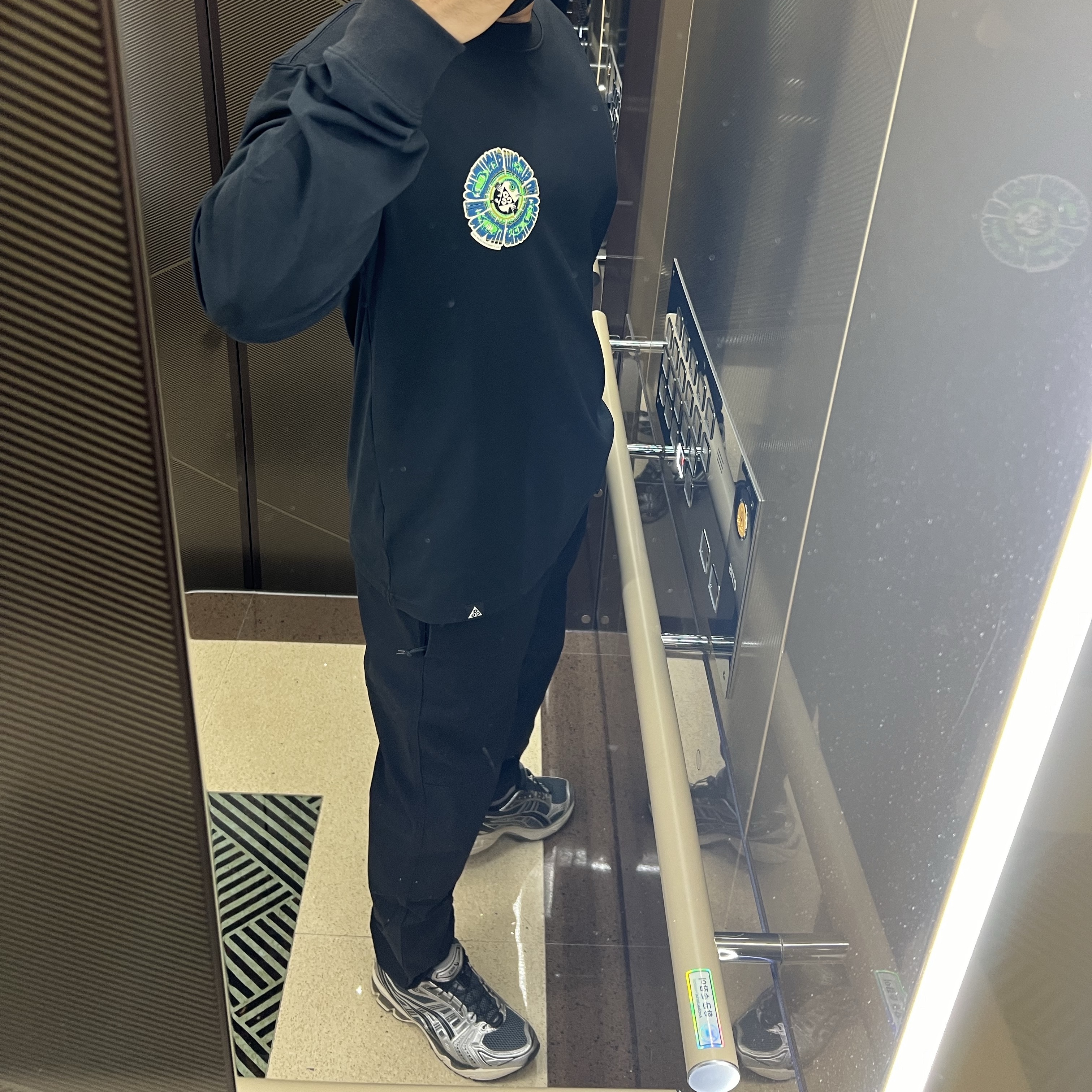 Asics Unlimited Gel-Kayano 14 Carrier Grey Black, Nike ACG Trail Pants Black Anthracite - Asia 착용 스타일