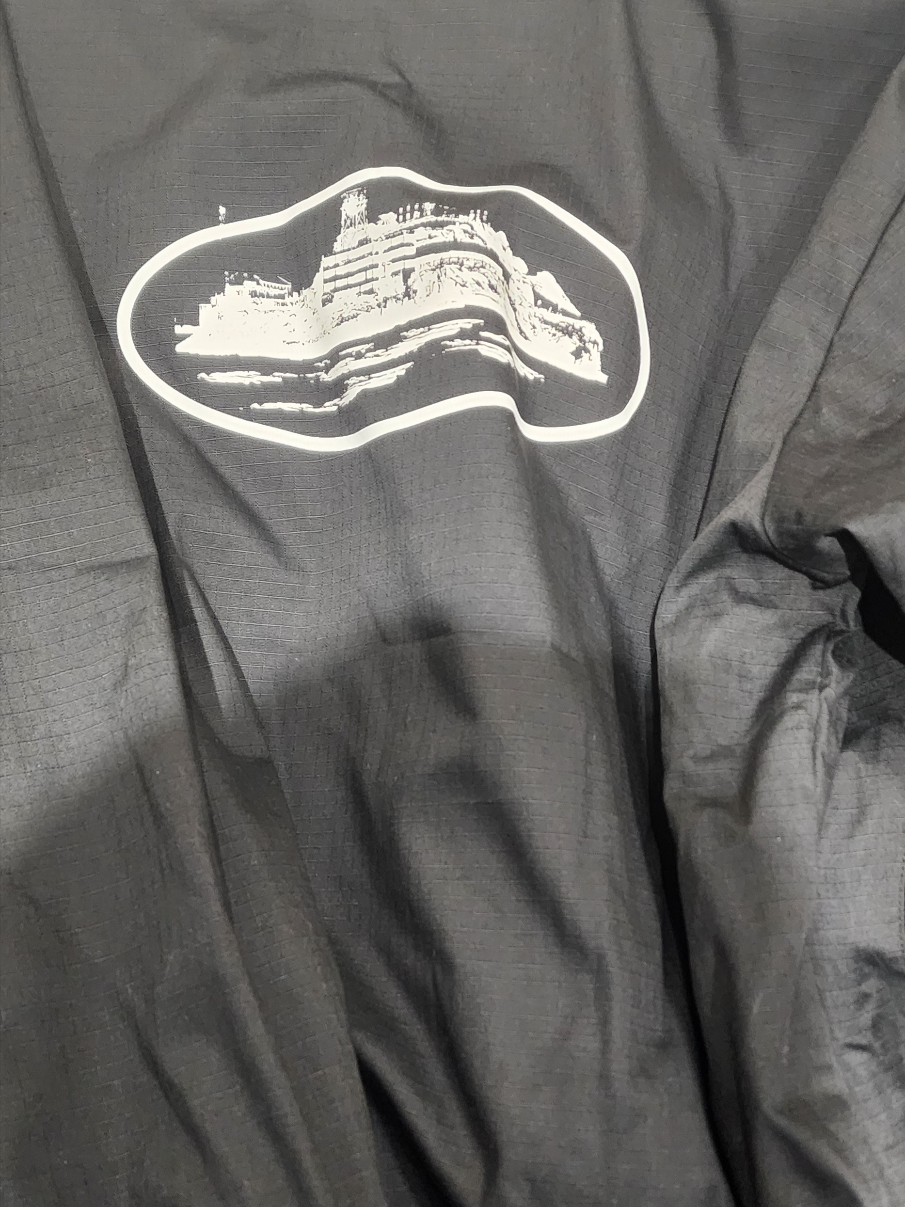 Corteiz Guerillaz Drilltop Triple Black, Corteiz Guerillaz Drilltop Tonal Khaki 착용 스타일
