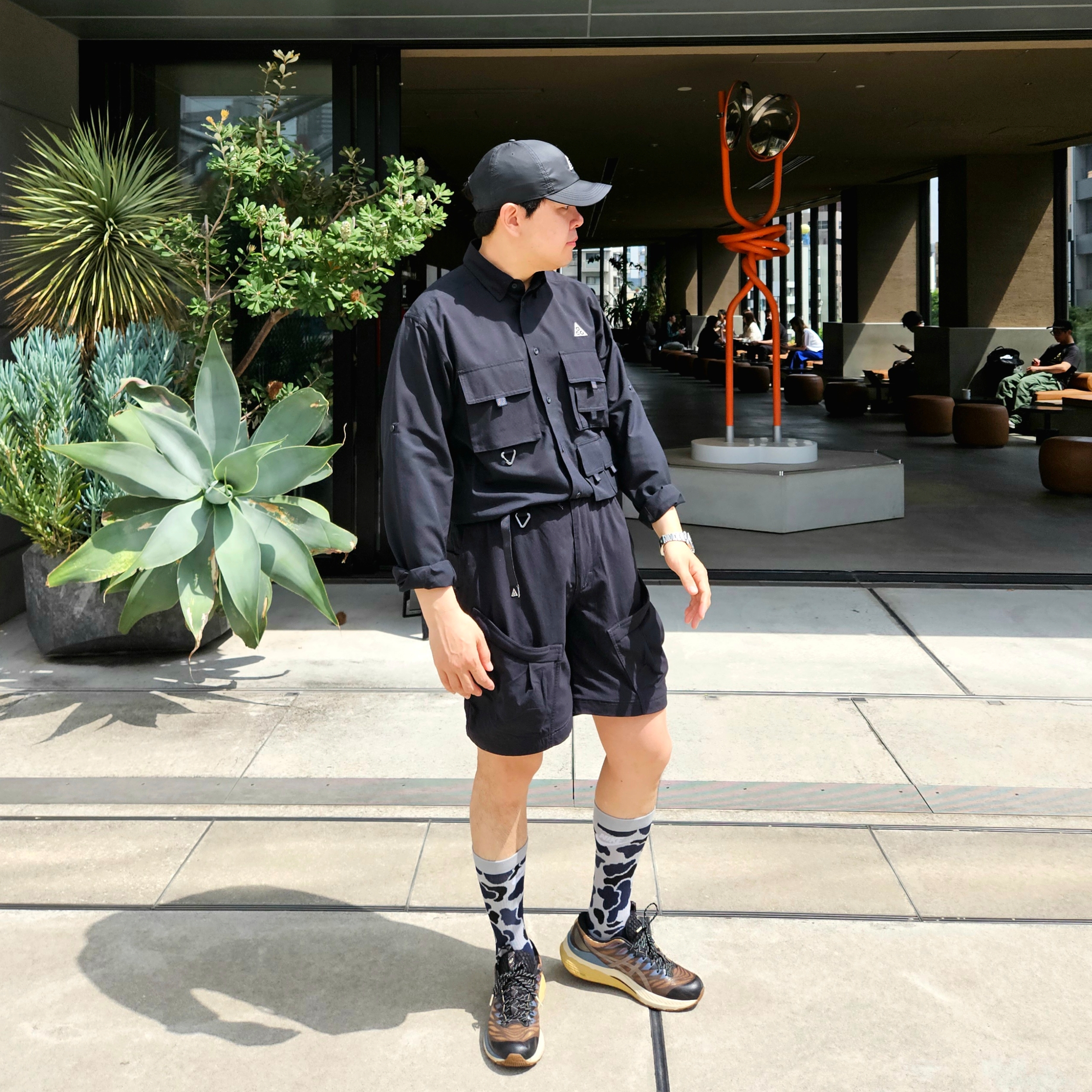 Nike ACG Trail Cap Black, Nike ACG Smith Summit Cargo Pants Black - Asia 착용 스타일 - 2