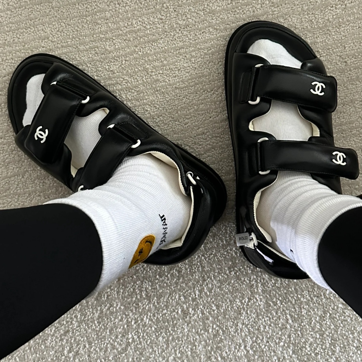 (W) Chanel Sandals Lambskin & Black 착용 스타일