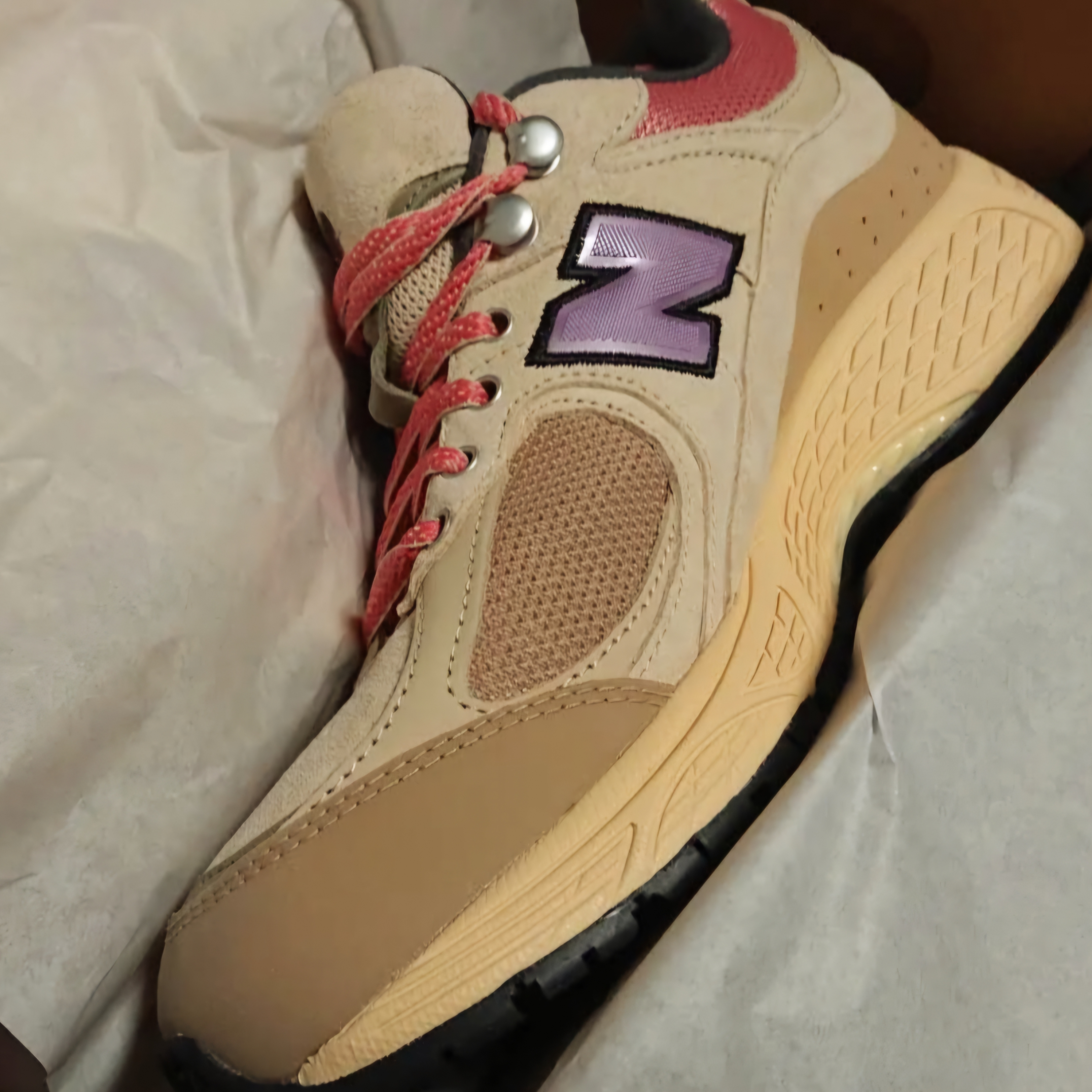 New Balance 2002R Calm Taupe 착용 스타일