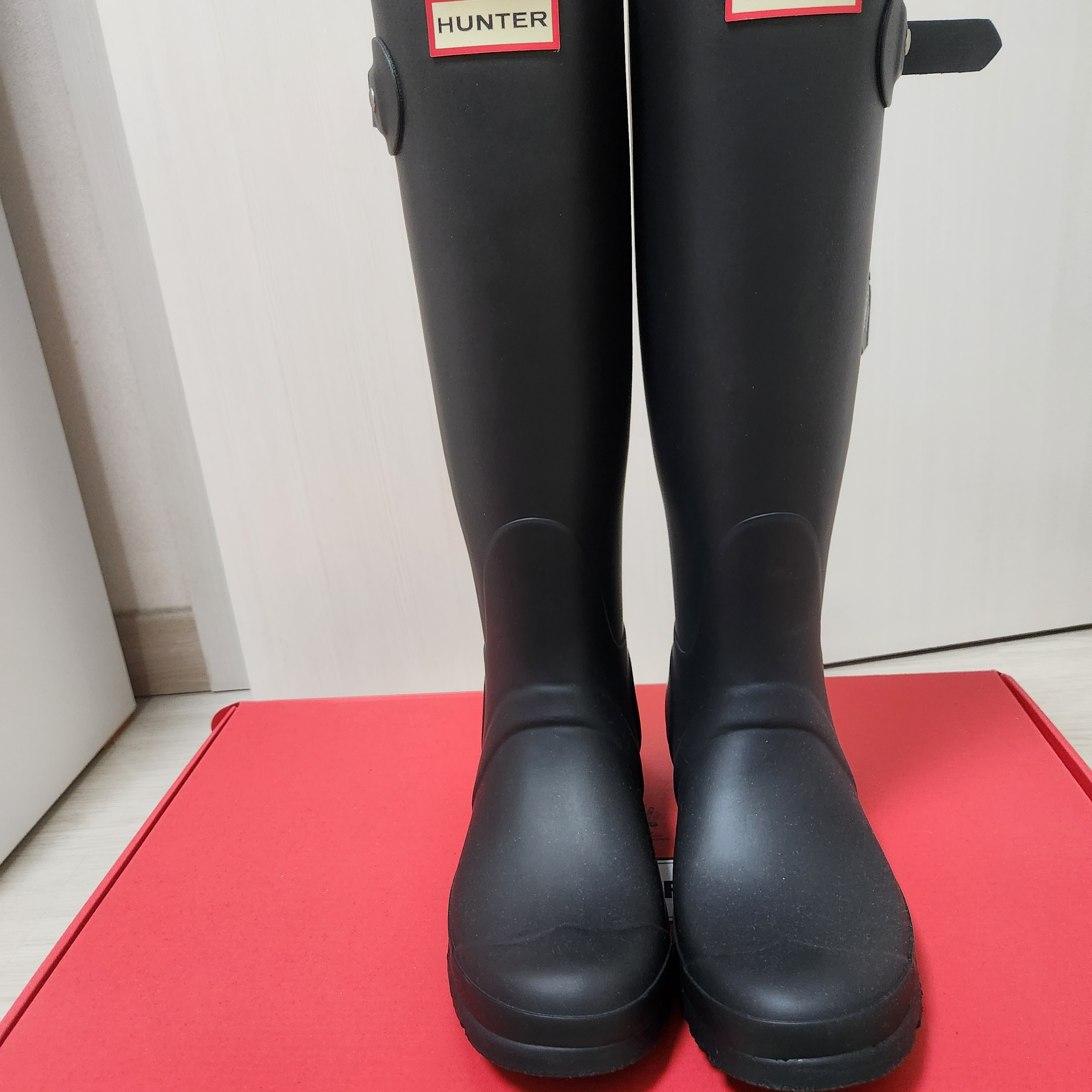 (W) Hunter Original Tall Rain Boots Black 착용 스타일