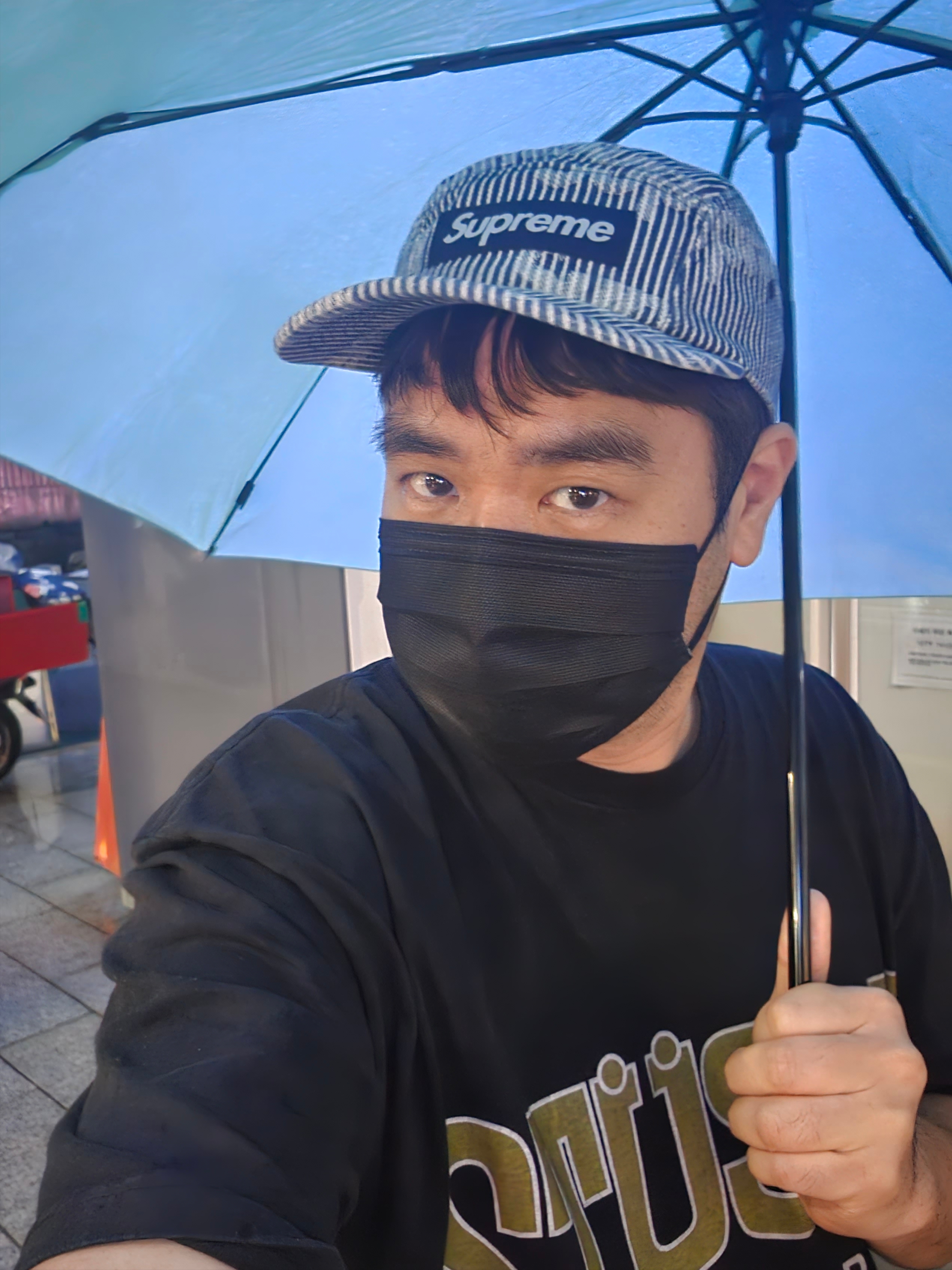 Supreme Denim Camp Cap Stripe - 24SS, Stussy Burly Threads Pigment Dyed T-Shirt Black 착용 스타일