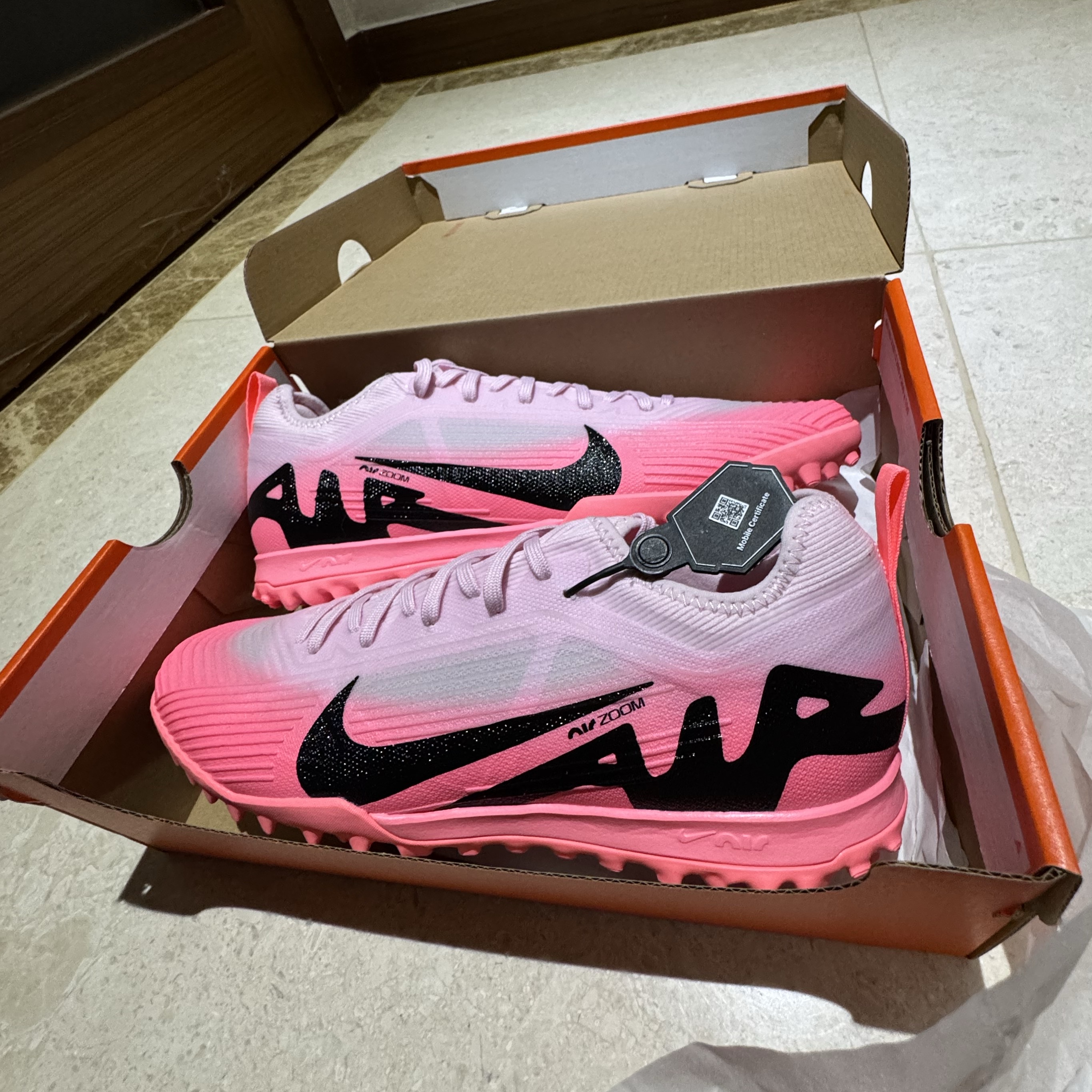 Nike Zoom Mercurial Vapor 15 Pro TF Pink Foam Black 착용 스타일