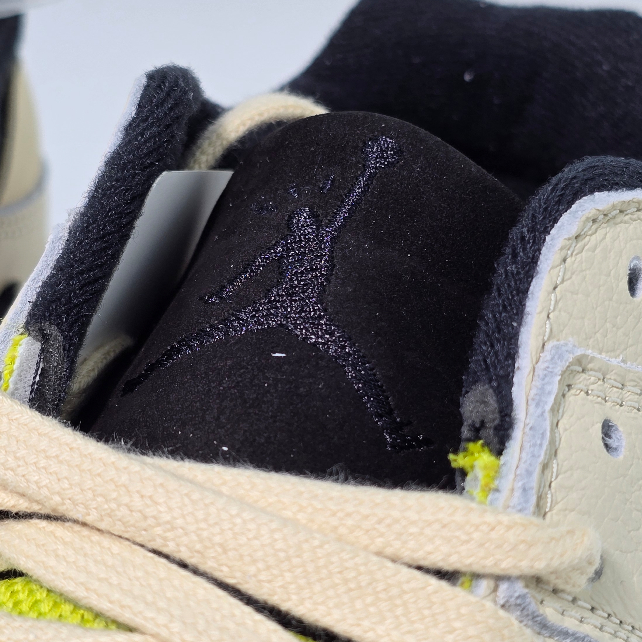 Jordan x Travis Scott Jumpman Jack TR Bright Cactus 착용 스타일