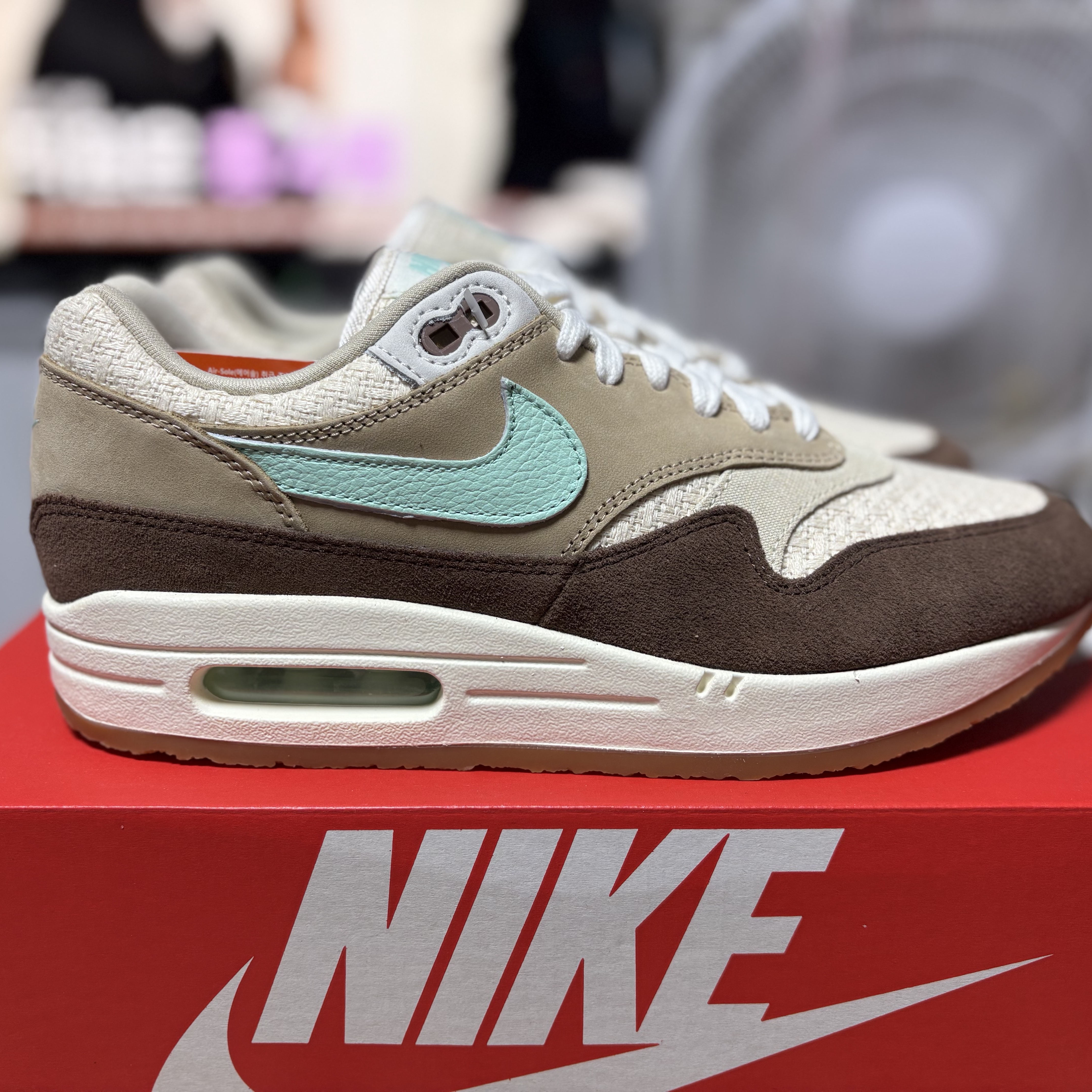 Nike Air Max 1 Premium Crepe Hemp 착용 스타일 - 3