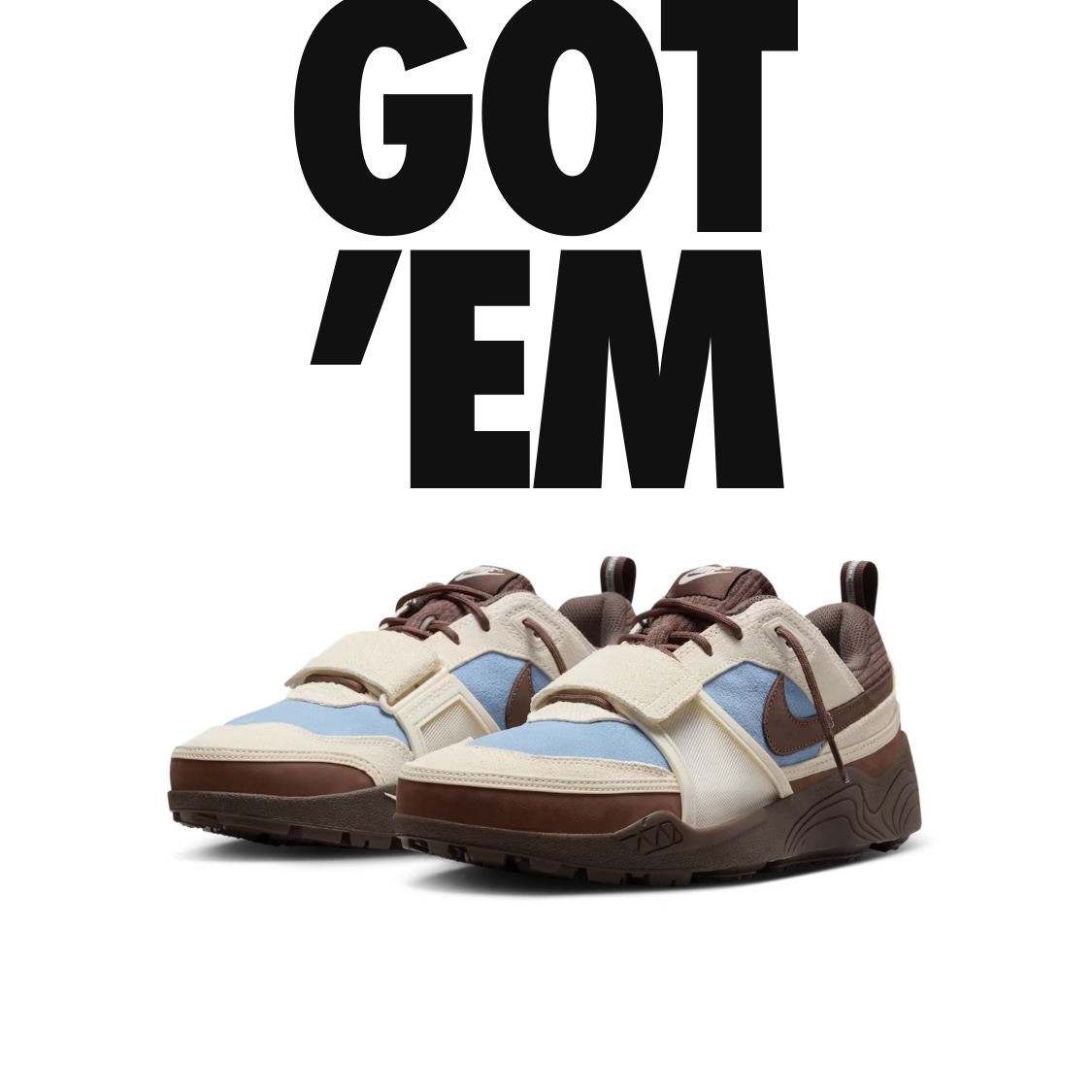 Nike x Travis Scott Zoom Field Jaxx Pale Ivory and Leche Blue 착용 스타일