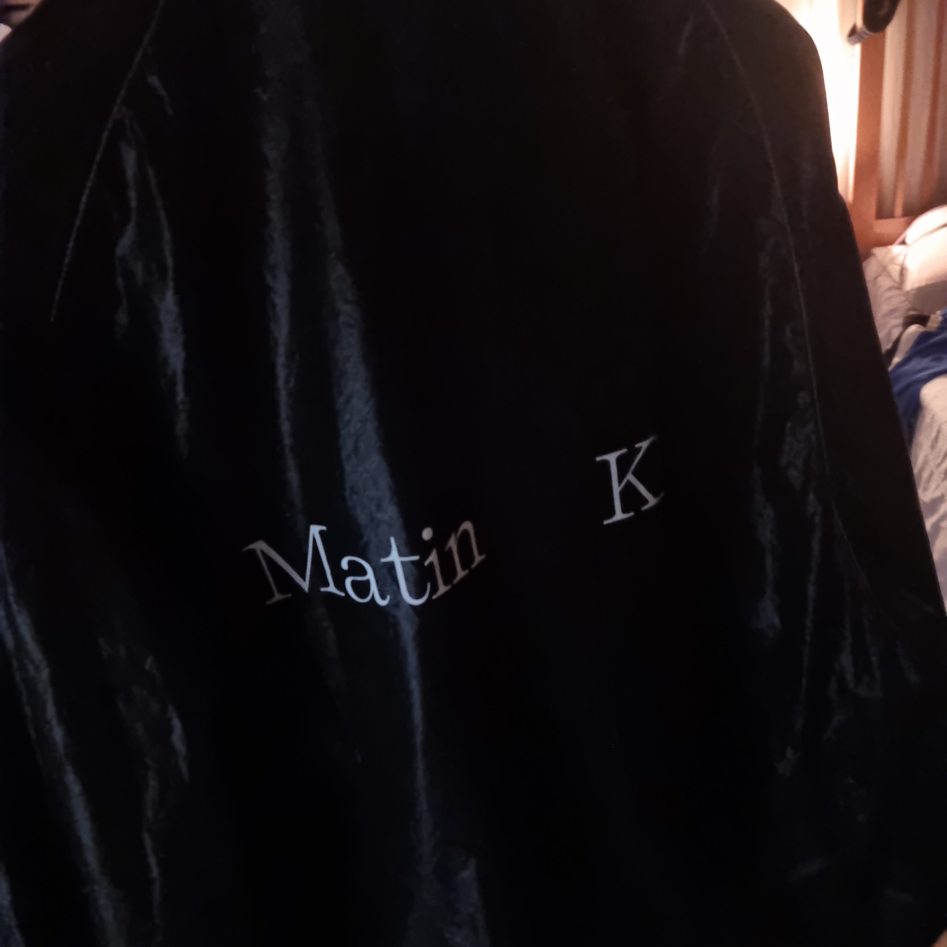 (W) Matin Kim Logo Coating Jumper Black 착용 스타일