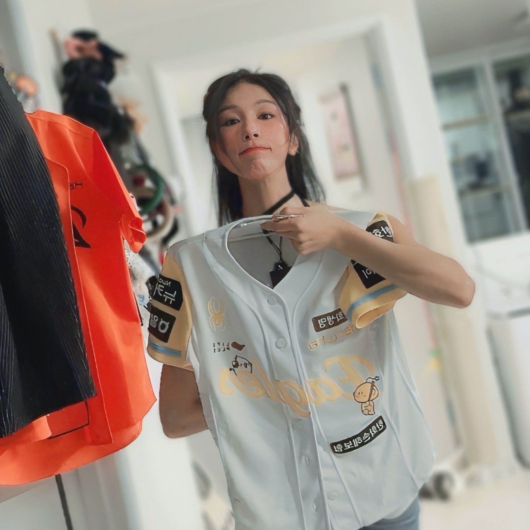 Hanwha Eagles x KUMDORI 25 Authentic Uniform Yellow (Non Marking Ver.) 착용 스타일