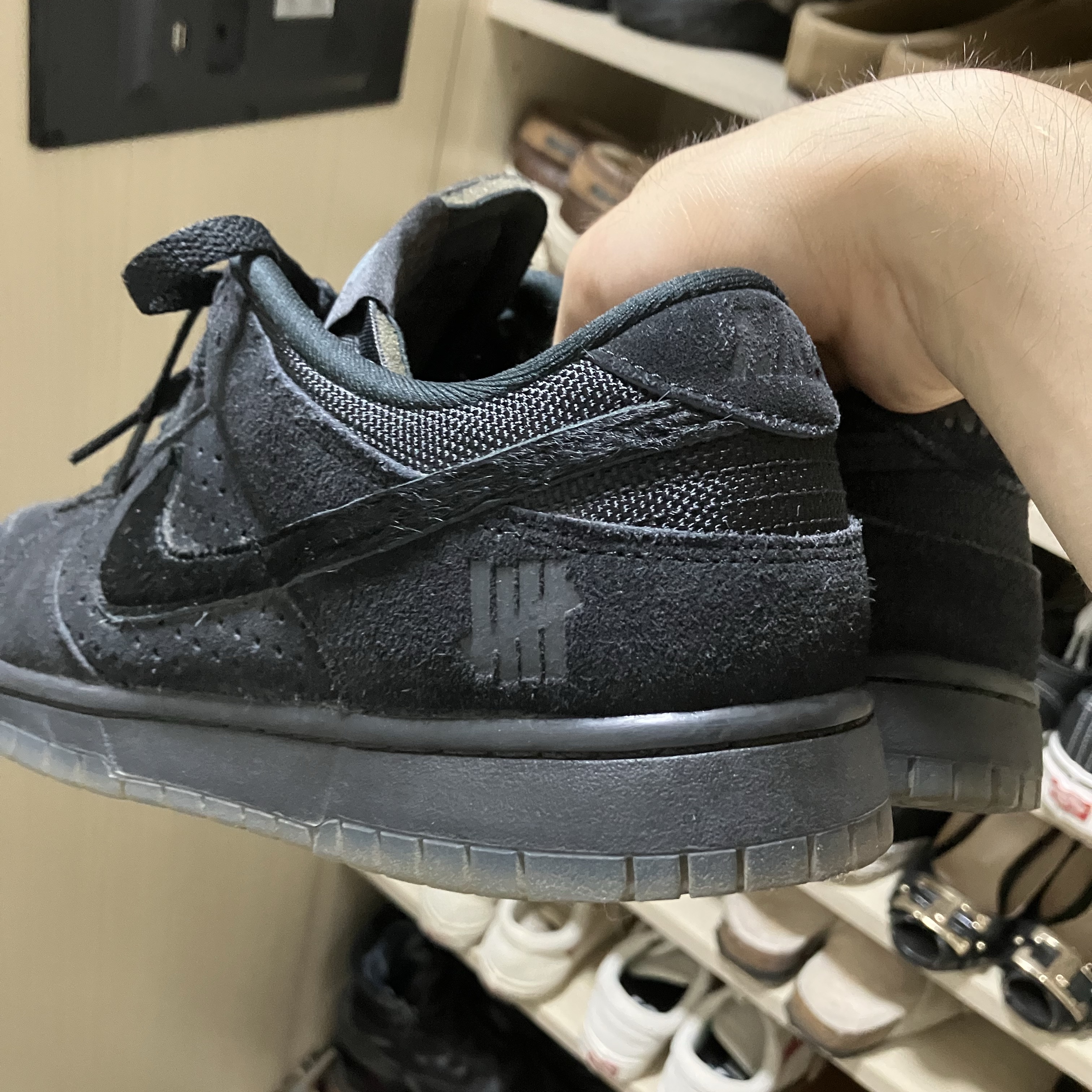 Nike x Undefeated Dunk Low SP 5 On It Black 착용 스타일