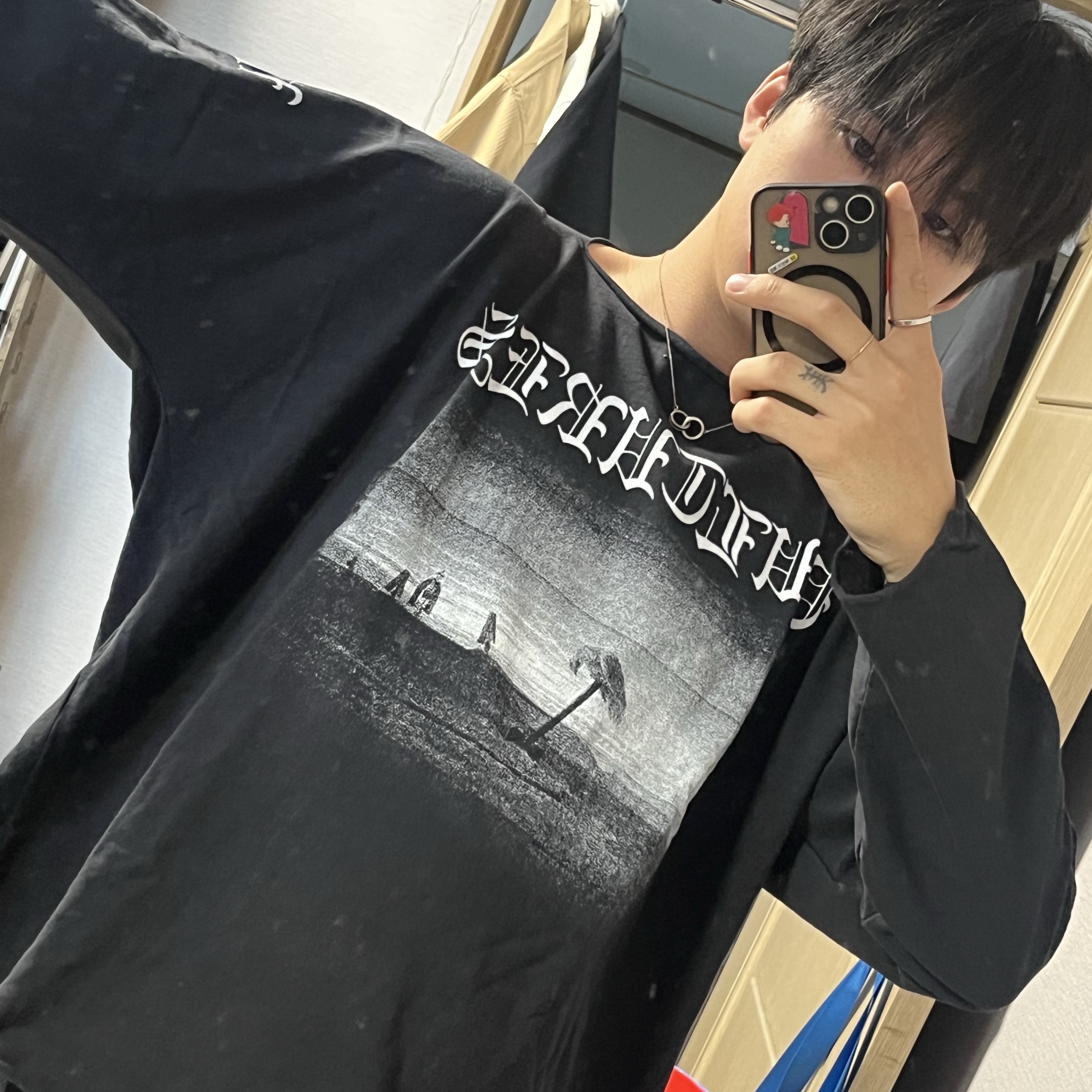 Yeezy Vultures Long T-Shirt Black 착용 스타일 - 3