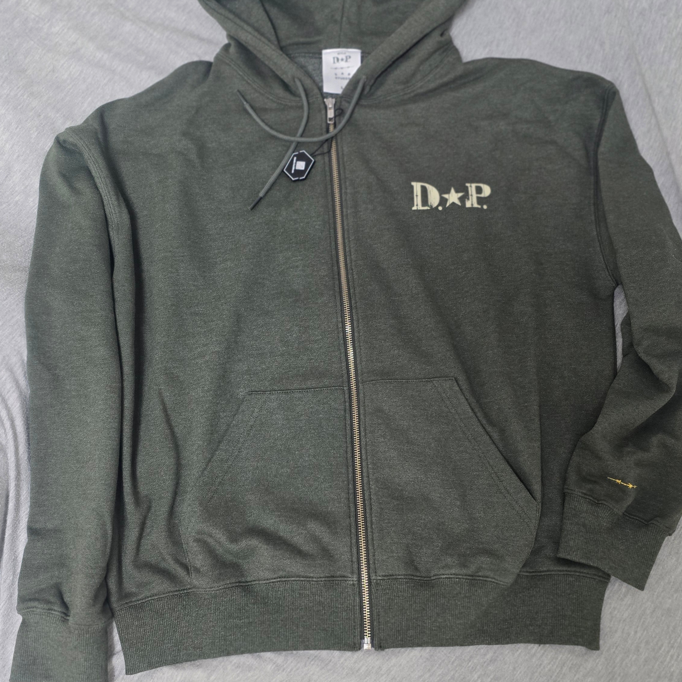 IAB Studio x D.P. Zip-Up Hoodie Dark Green 착용 스타일 - 1