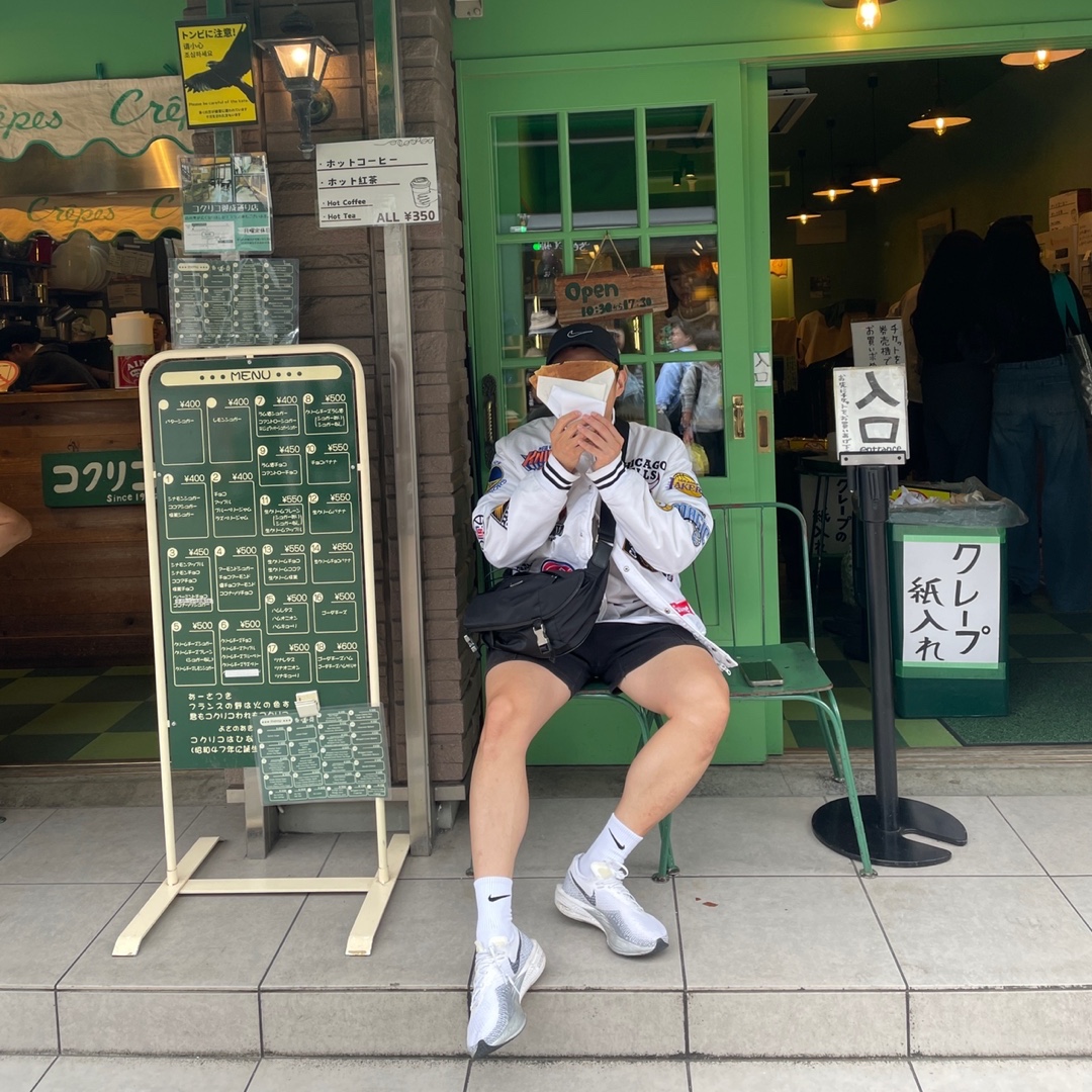 Nike ZoomX Vaporfly Next% 3 White Grey, Prada Re-Nylon and Saffiano Leather Shoulder Bag Black 착용 스타일
