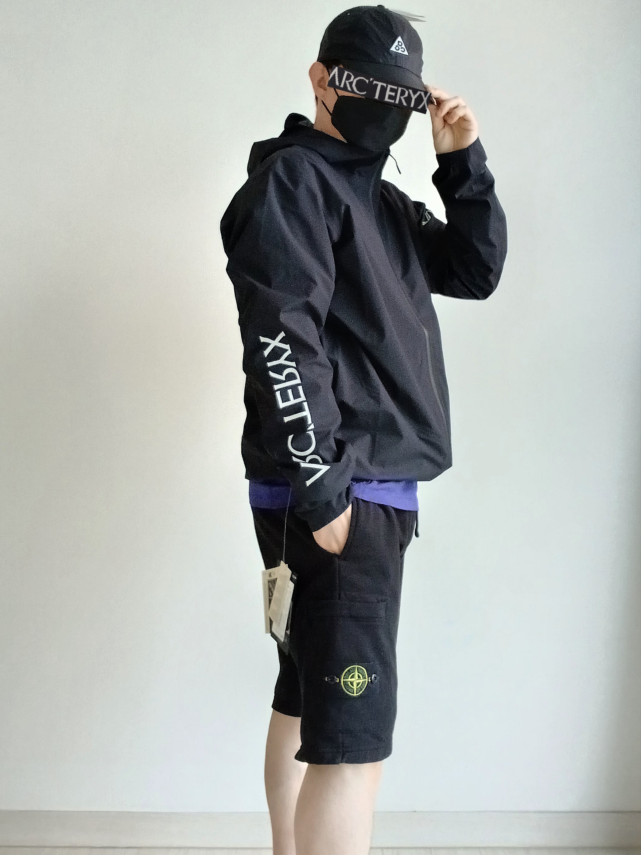 Nike ACG Trail Cap Black, Arc'teryx Norvan Jacket Black 착용 스타일 - 6