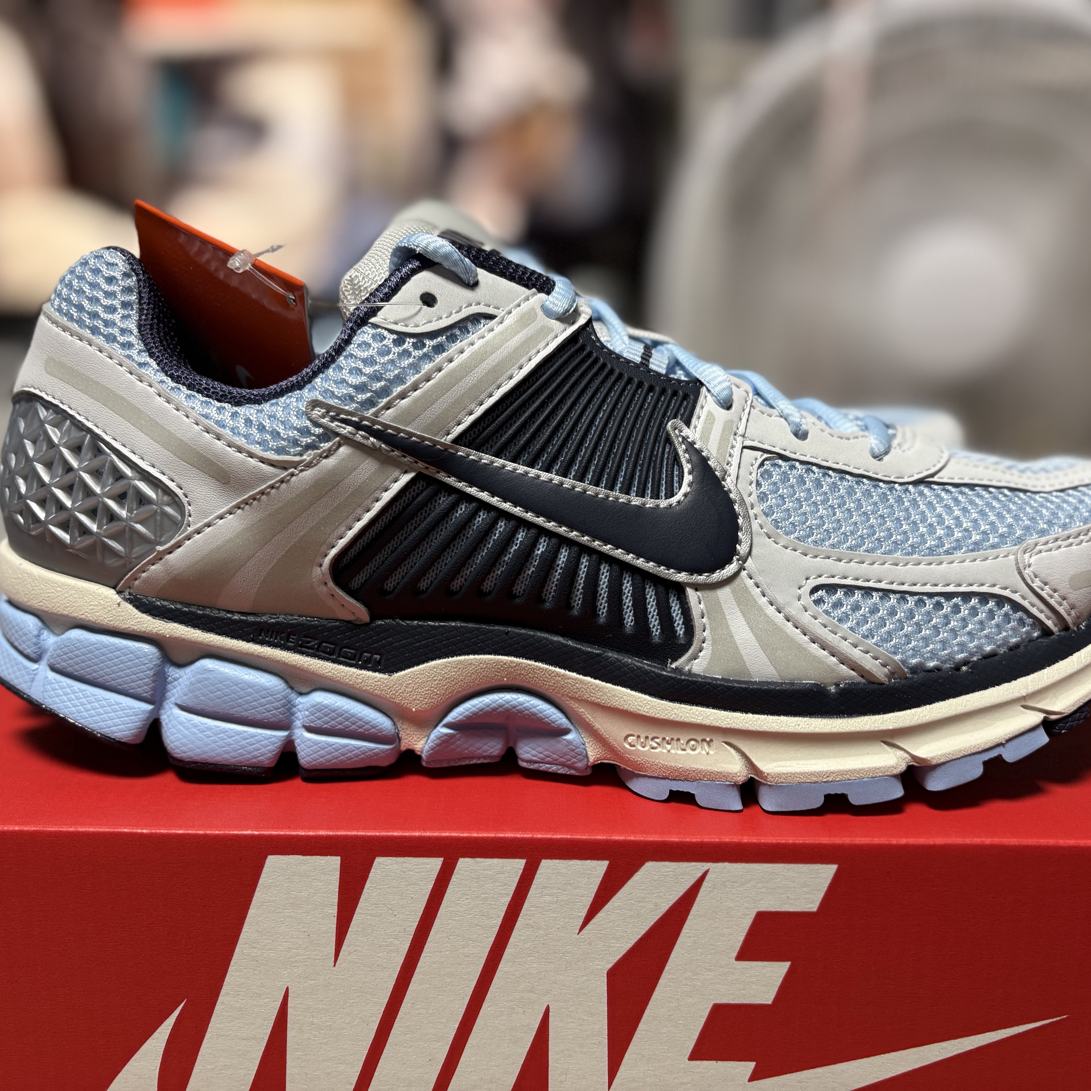 Nike Zoom Vomero 5 Psychic Blue Photon Dust 착용 스타일 - 3