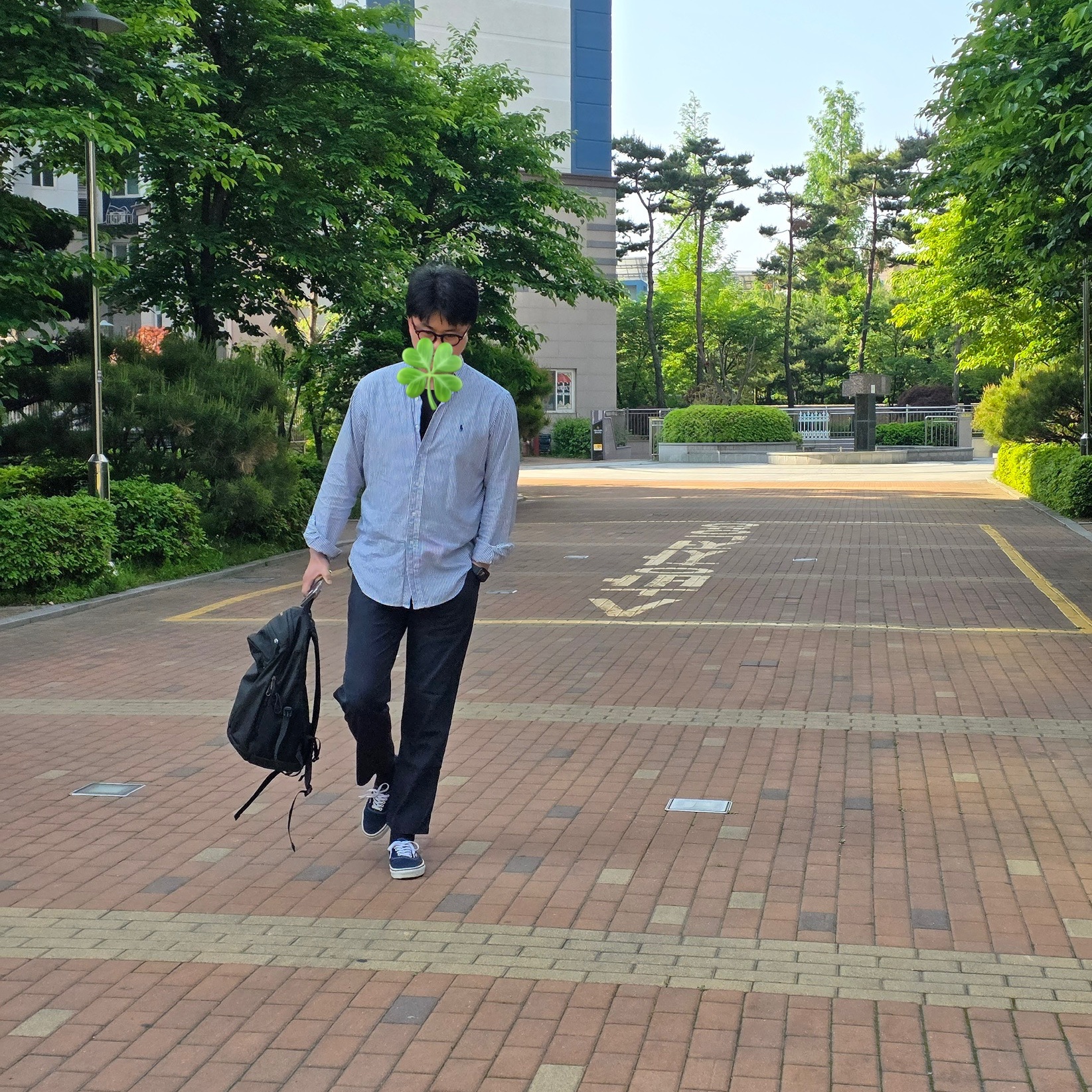 Vans Vault OG Authentic LX Navy, Arc'teryx Mantis 26 Backpack Black 착용 스타일