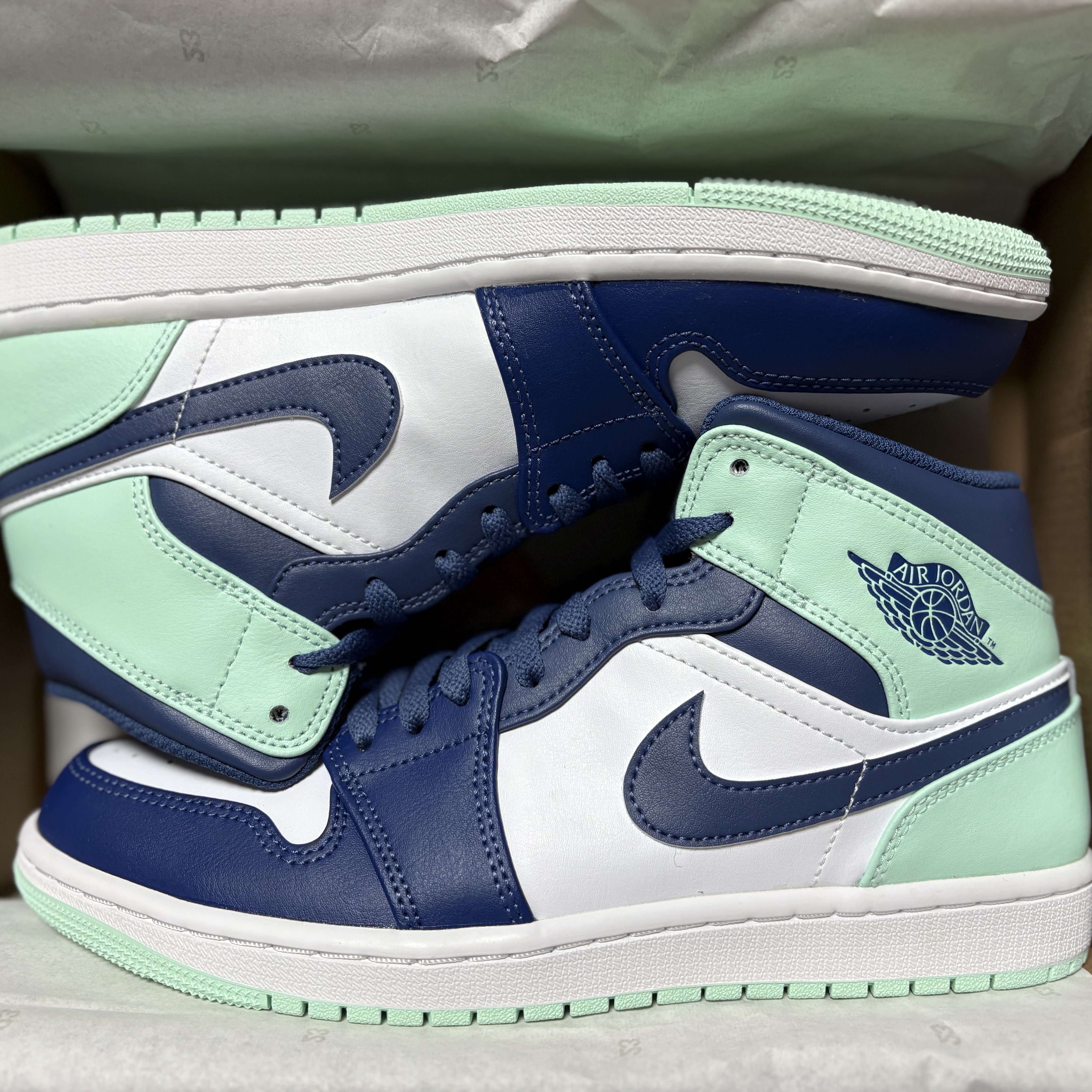 Jordan 1 Mid Blue Mint 착용 스타일 - 2