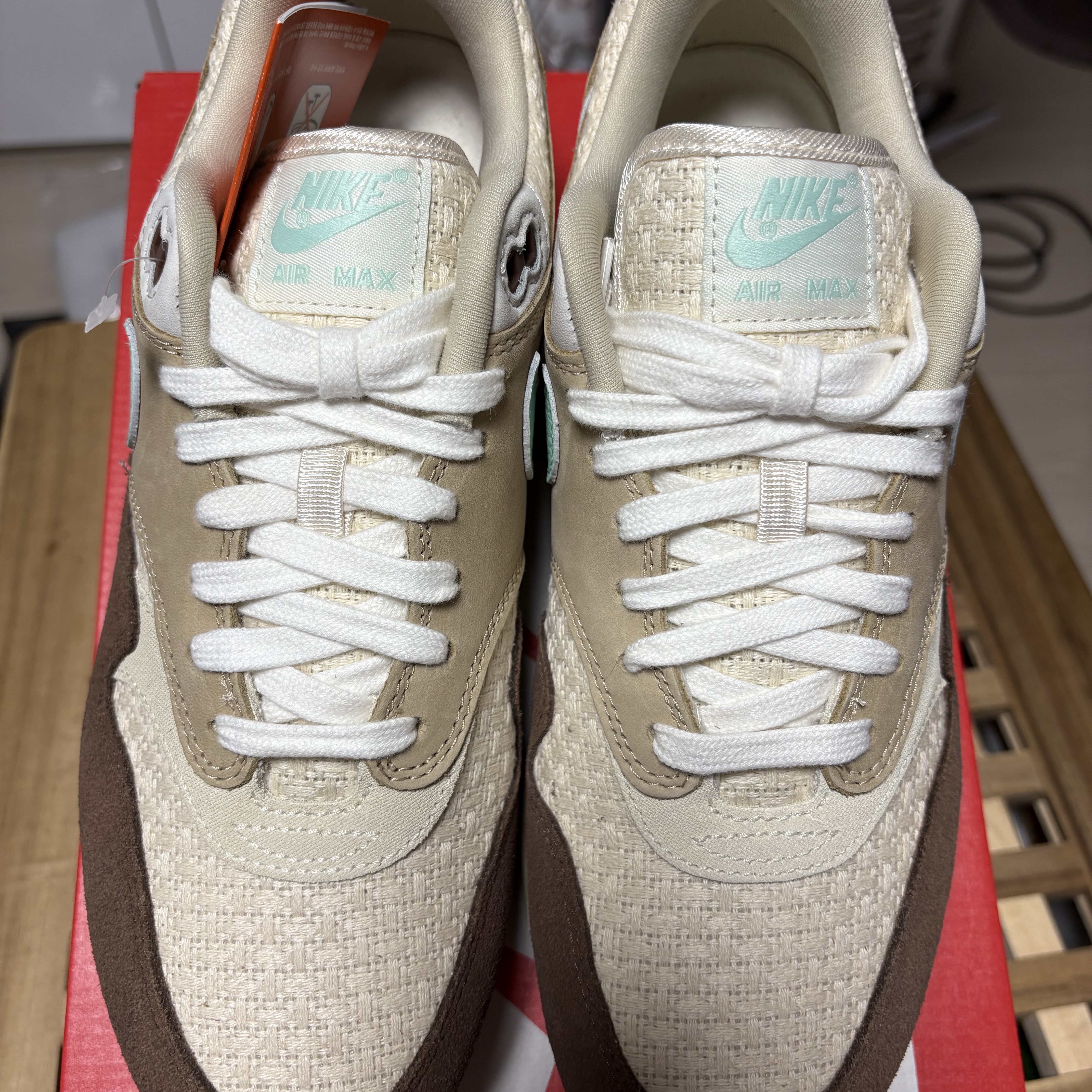 Nike Air Max 1 Premium Crepe Hemp 착용 스타일 - 4