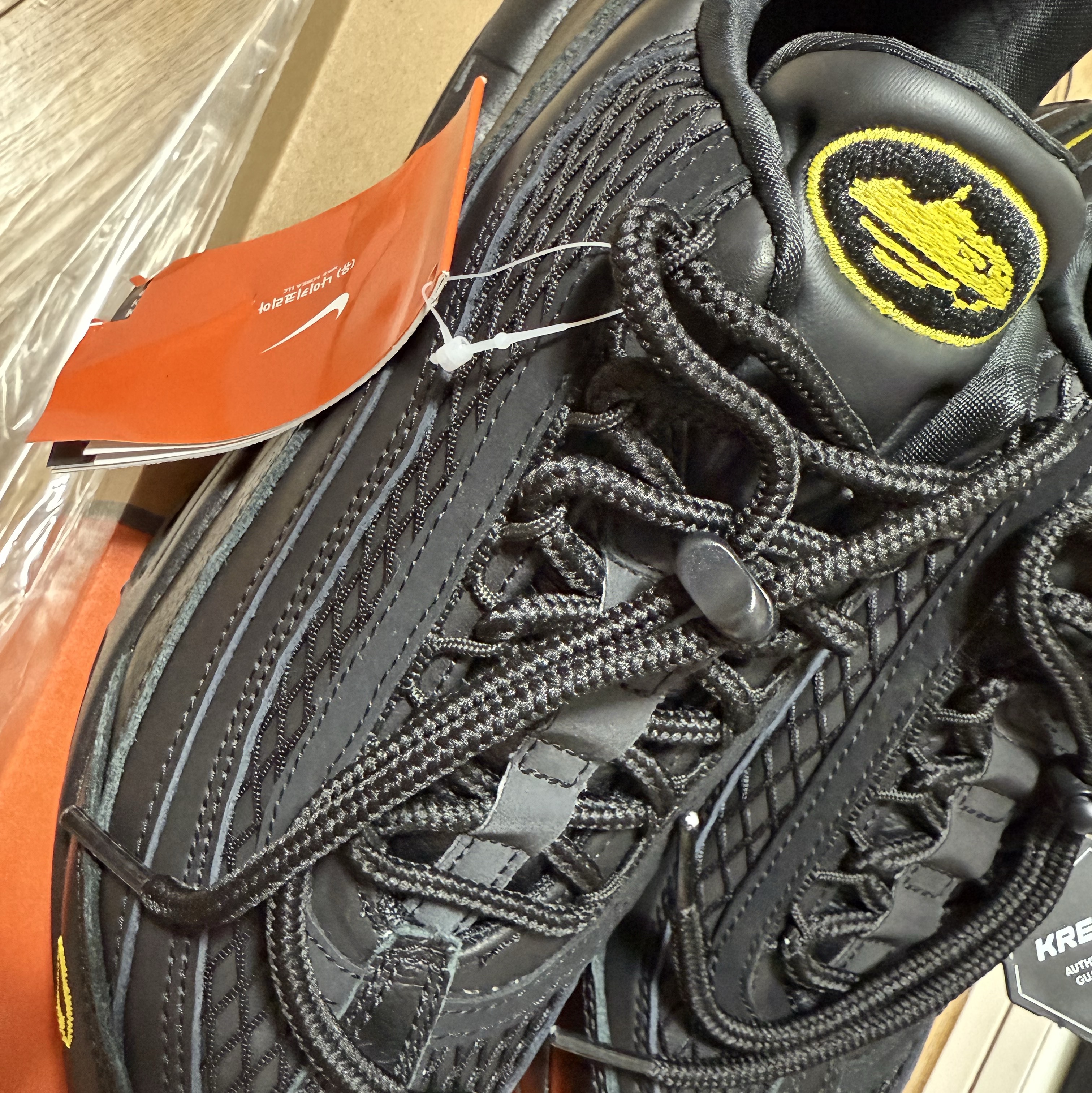 Nike x Corteiz Air Max 95 Black and Tour Yellow 착용 스타일