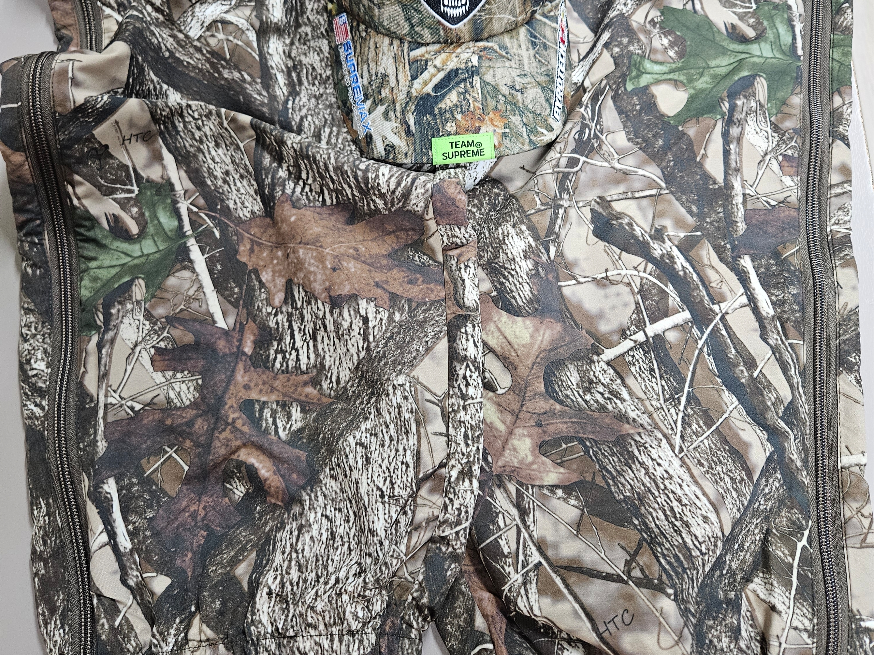Supreme Warm Up Pant TrueTimber HTC Fall Camo - 24FW 착용 스타일 - 1