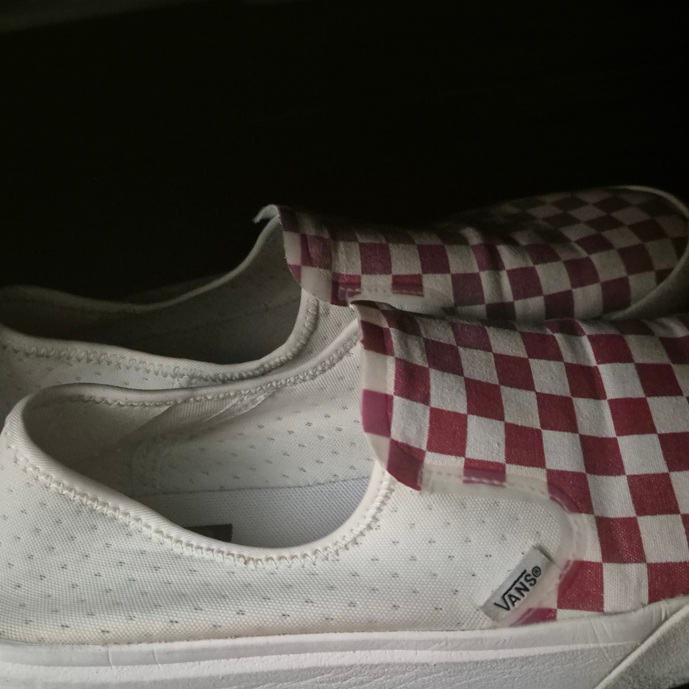 Vans ComfyCush One Checkerboard Racing Red Marshmallow 착용 스타일