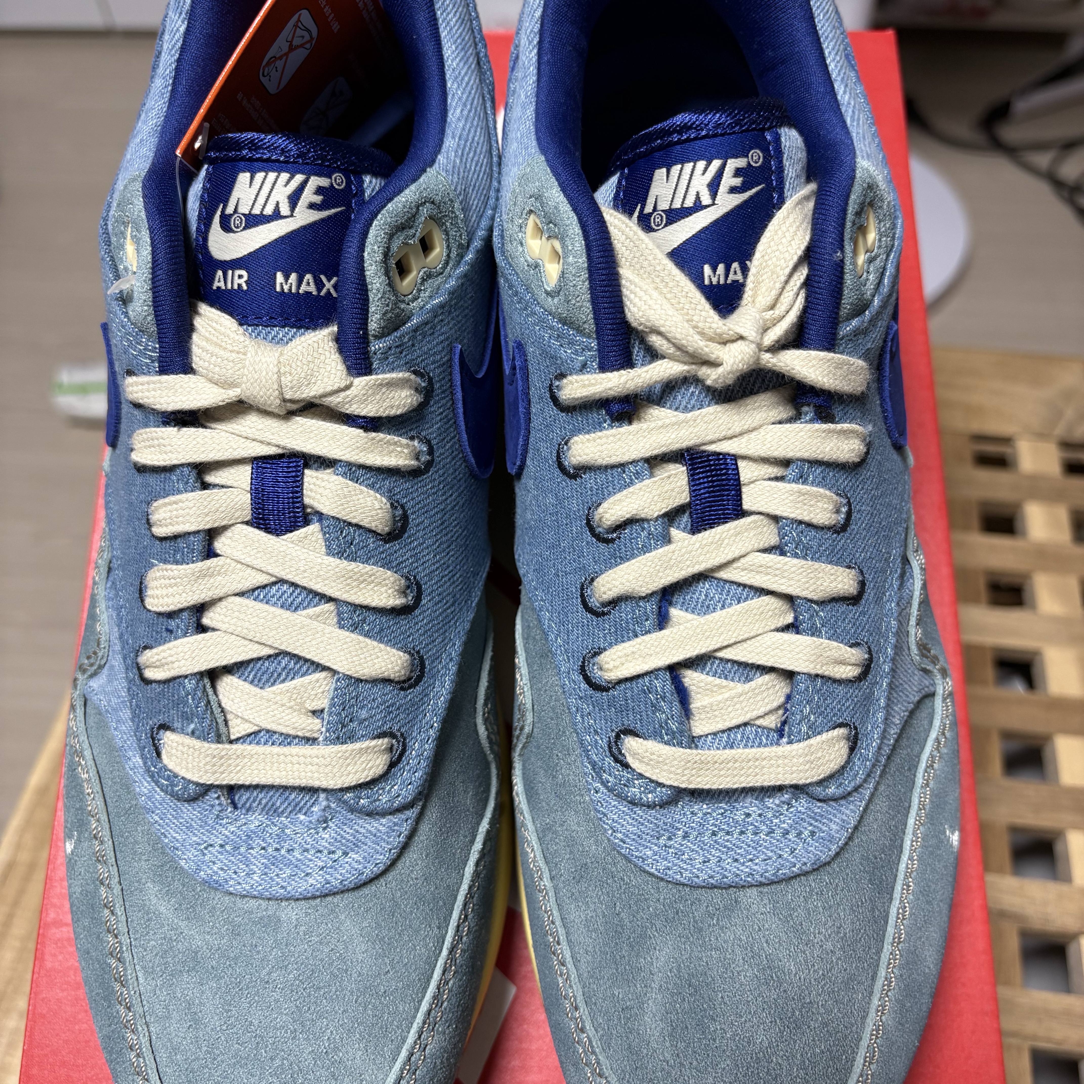 Nike Air Max 1 Premium Dirty Denim 착용 스타일 - 4
