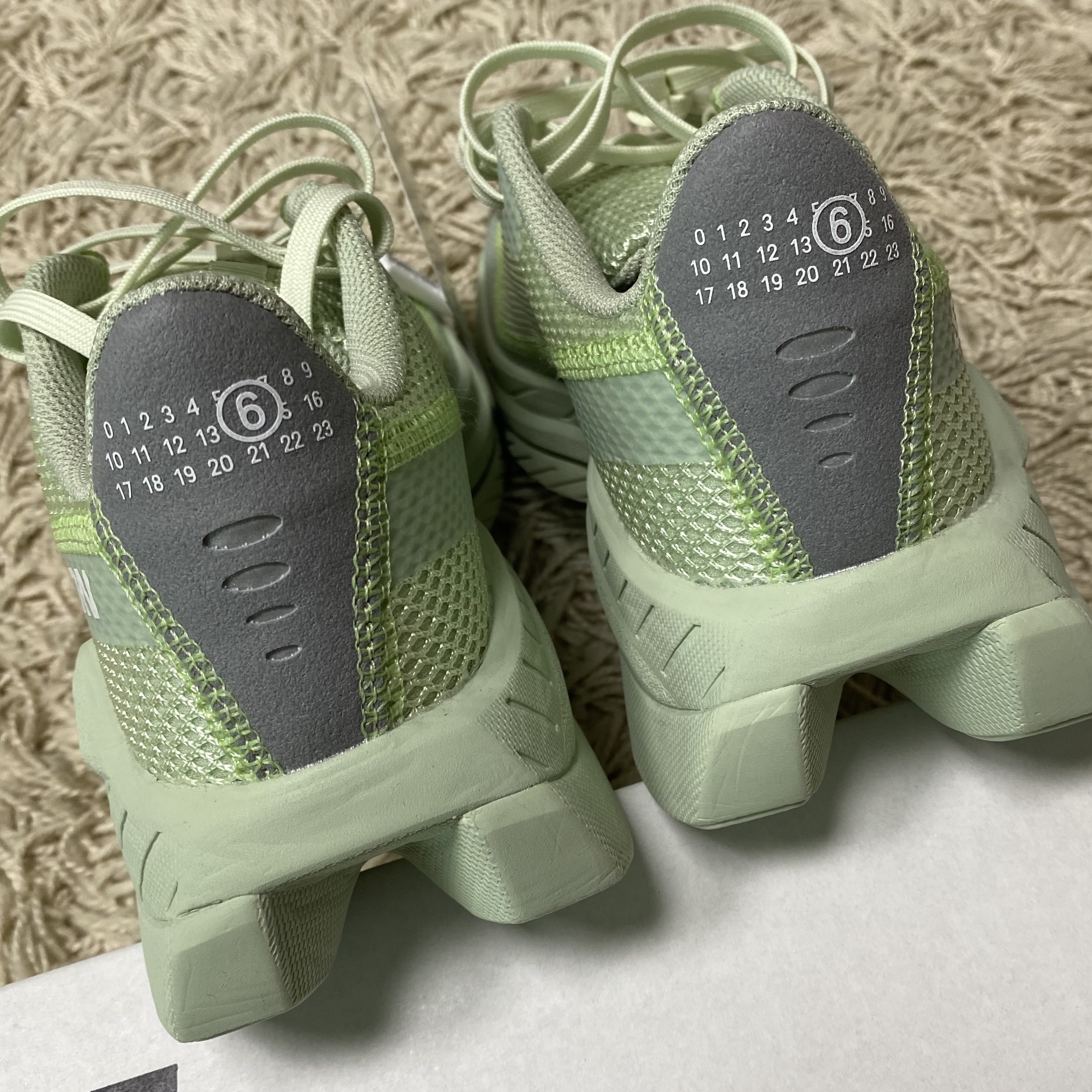 Salomon x MM6 Maison Margiela Spectur 2 Seafoam Green 착용 스타일