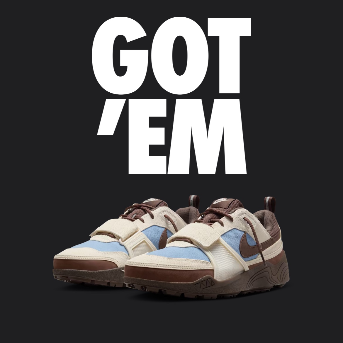 Nike x Travis Scott Zoom Field Jaxx Pale Ivory and Leche Blue 착용 스타일