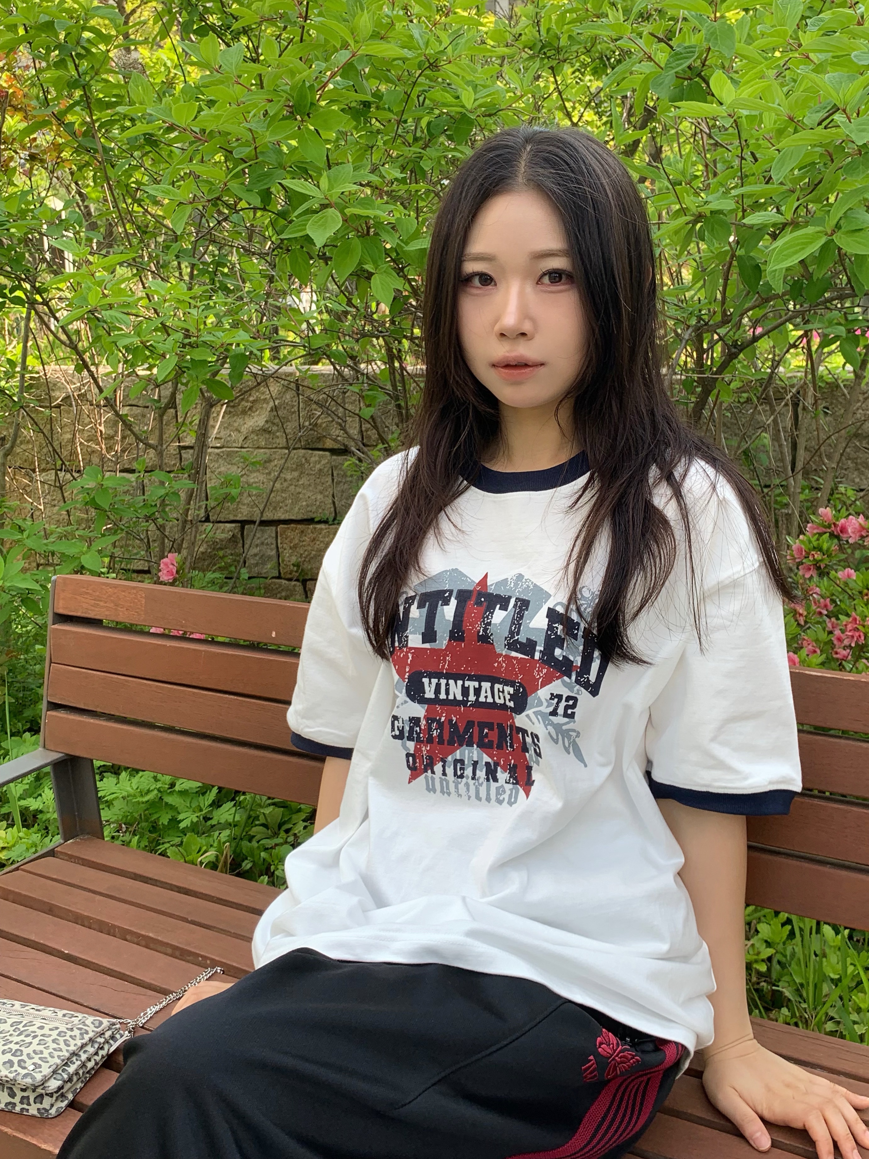 Needles x TW H.D. Track Pants Black Red 착용 스타일 - 1
