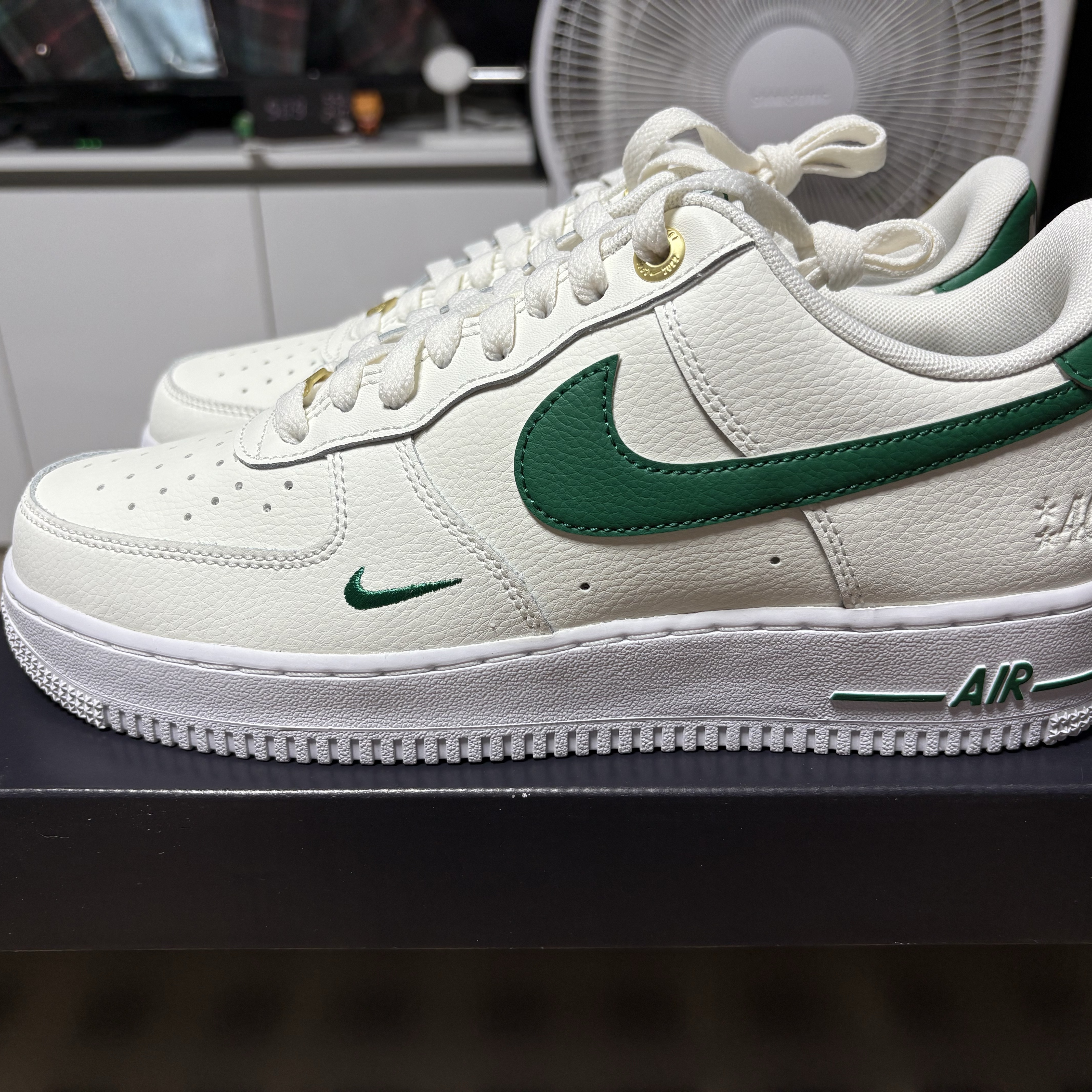 Nike Air Force 1 '07 LV8 40th Anniversary Join Forces Sail Malachite 착용 스타일 - 1