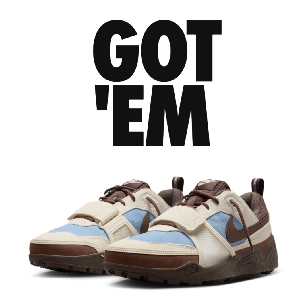 Nike x Travis Scott Zoom Field Jaxx Pale Ivory and Leche Blue 착용 스타일
