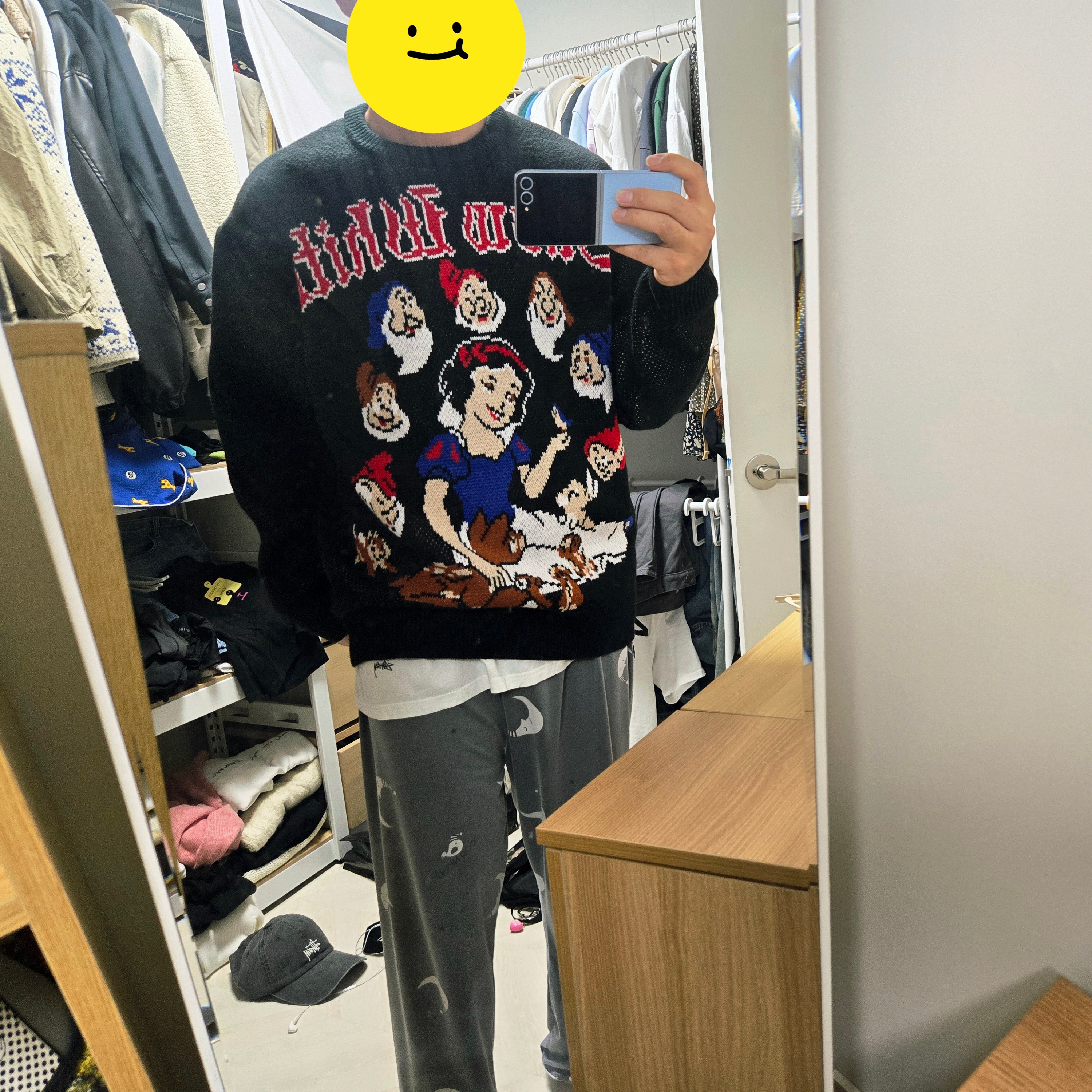 Supreme Snow White Sweater Black - 24FW, Stussy Undershirt White (3 Pack) 착용 스타일