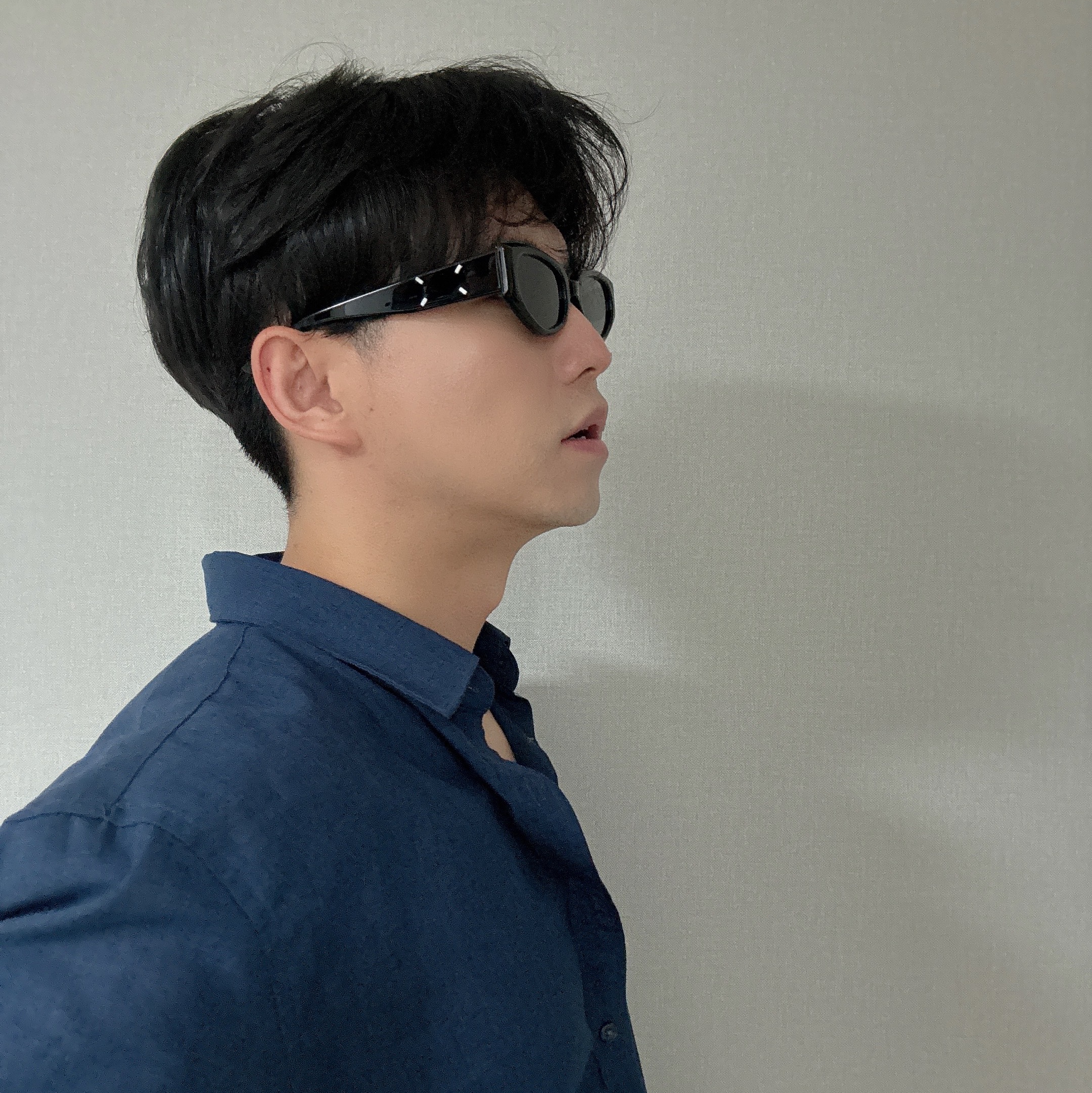 Gentle Monster x Maison Margiela MM205 Black Gray 착용 스타일 - 1