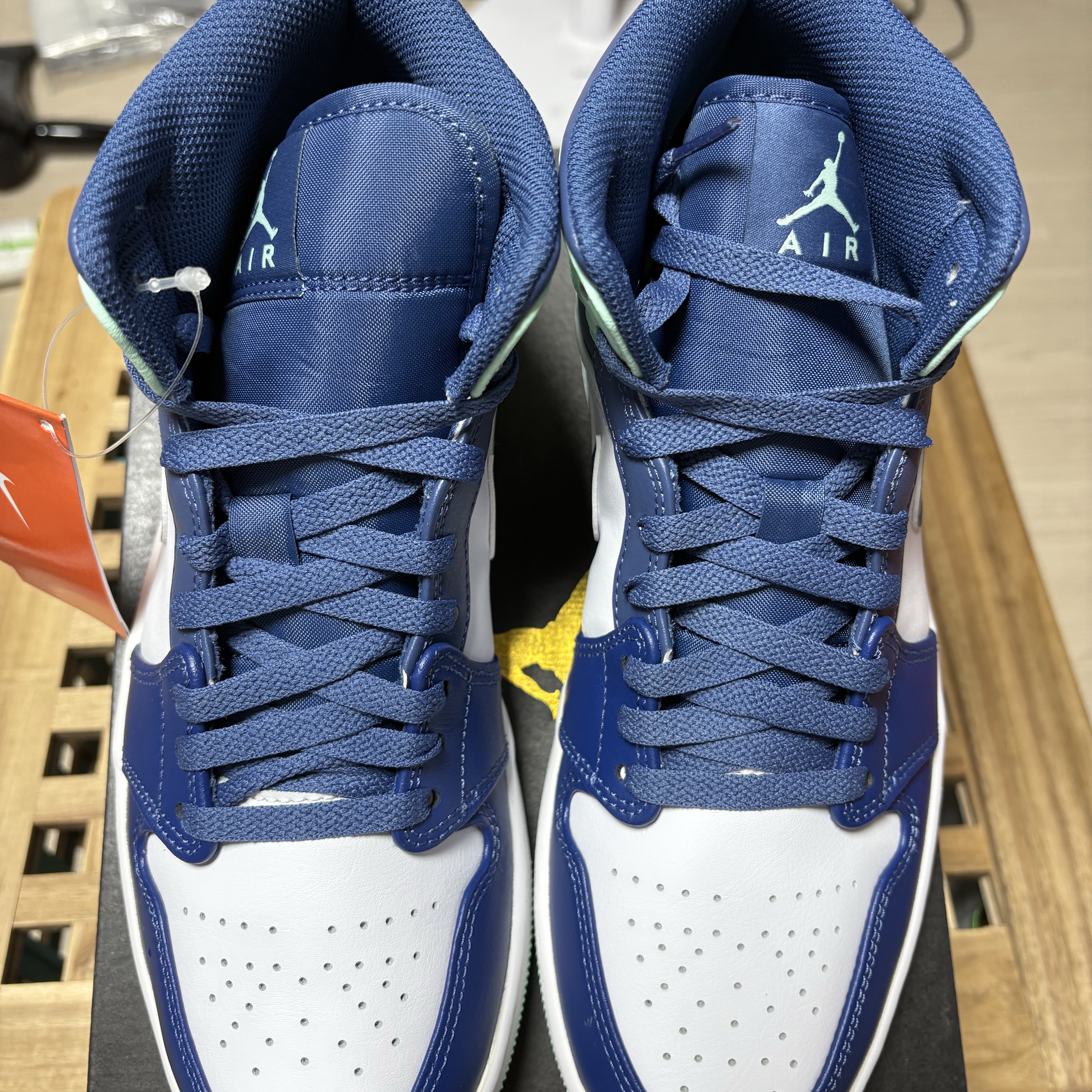Jordan 1 Mid Blue Mint 착용 스타일 - 4