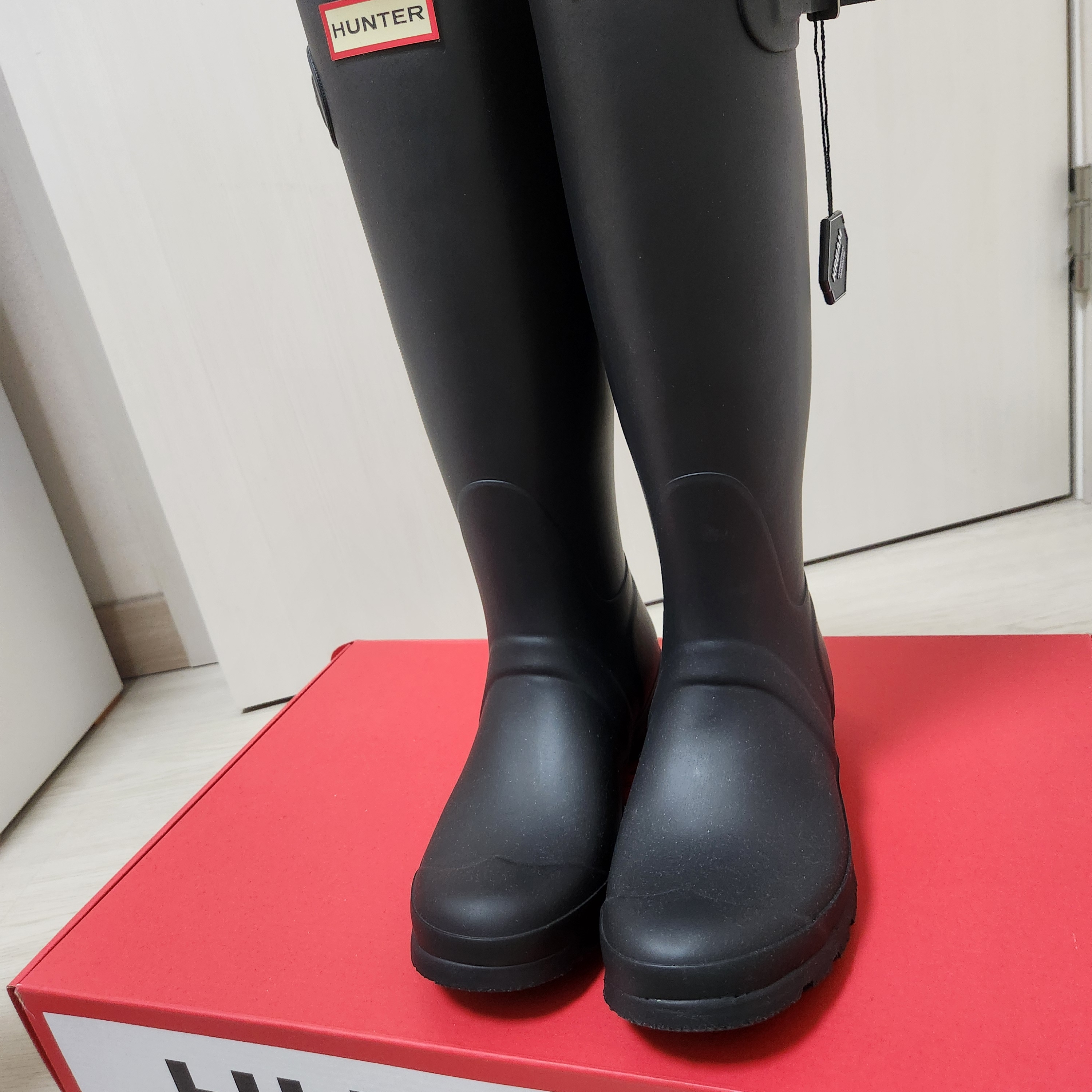 (W) Hunter Original Tall Rain Boots Black 착용 스타일