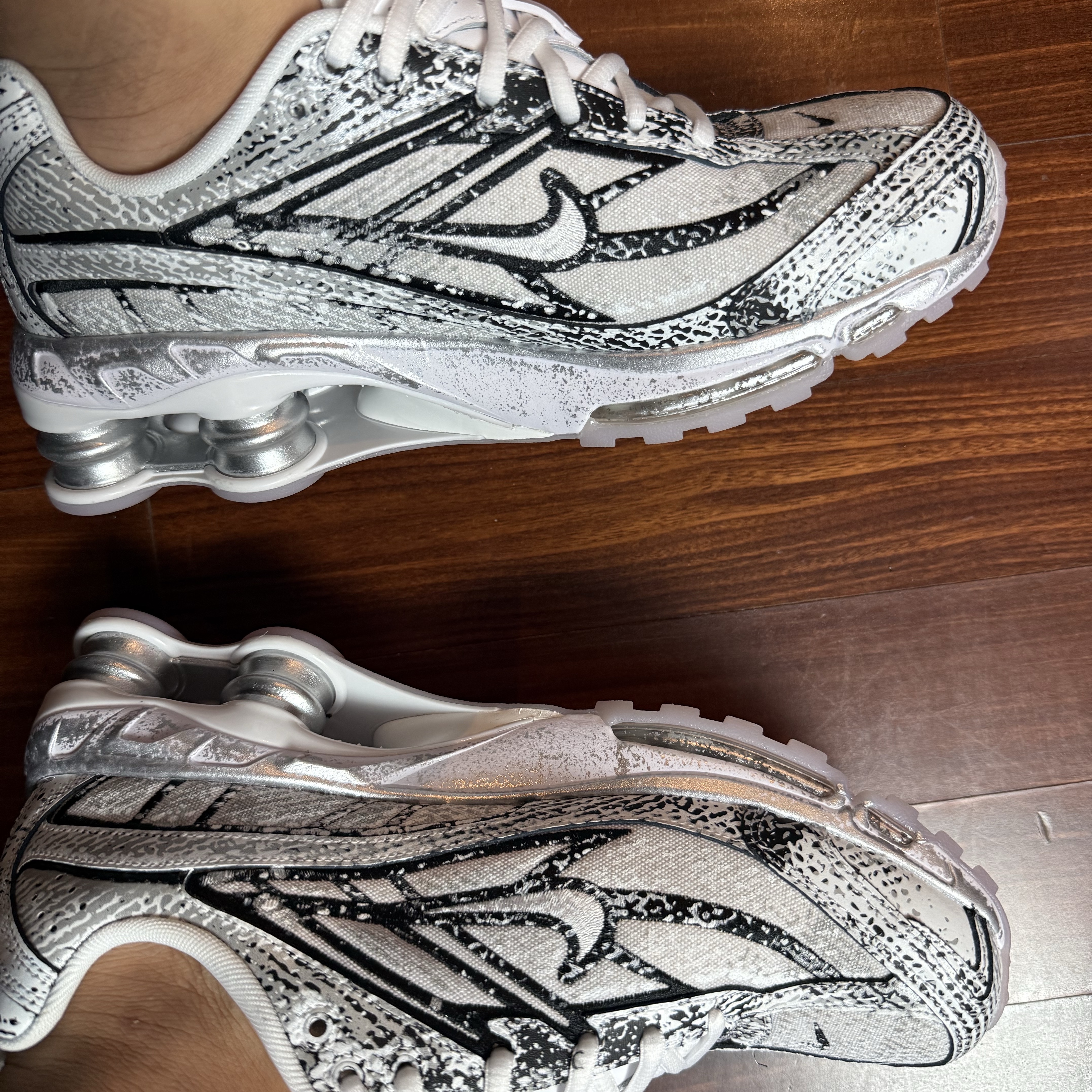 Nike Shox Ride 2 Metallic Platinum 착용 스타일 - 2