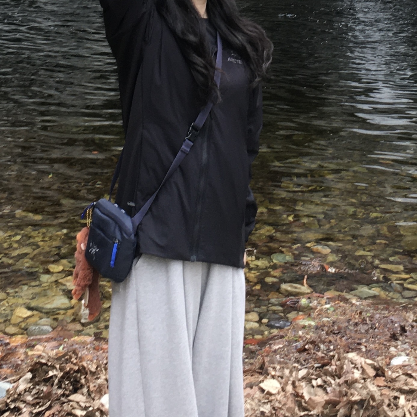 (W) Arc'teryx Atom Hoody Black, Arc'teryx Mantis 1 Waistpack Black Sapphire Vitality 착용 스타일