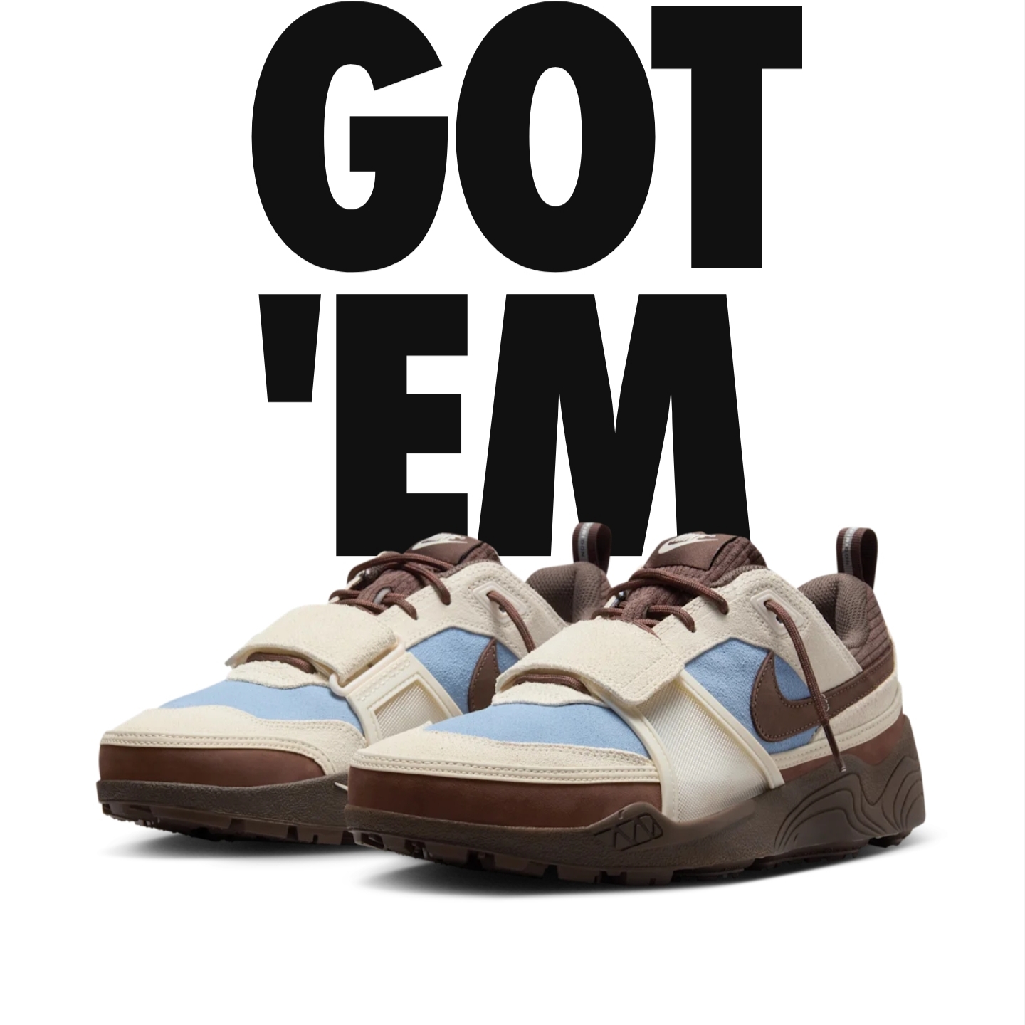 Nike x Travis Scott Zoom Field Jaxx Pale Ivory and Leche Blue 착용 스타일