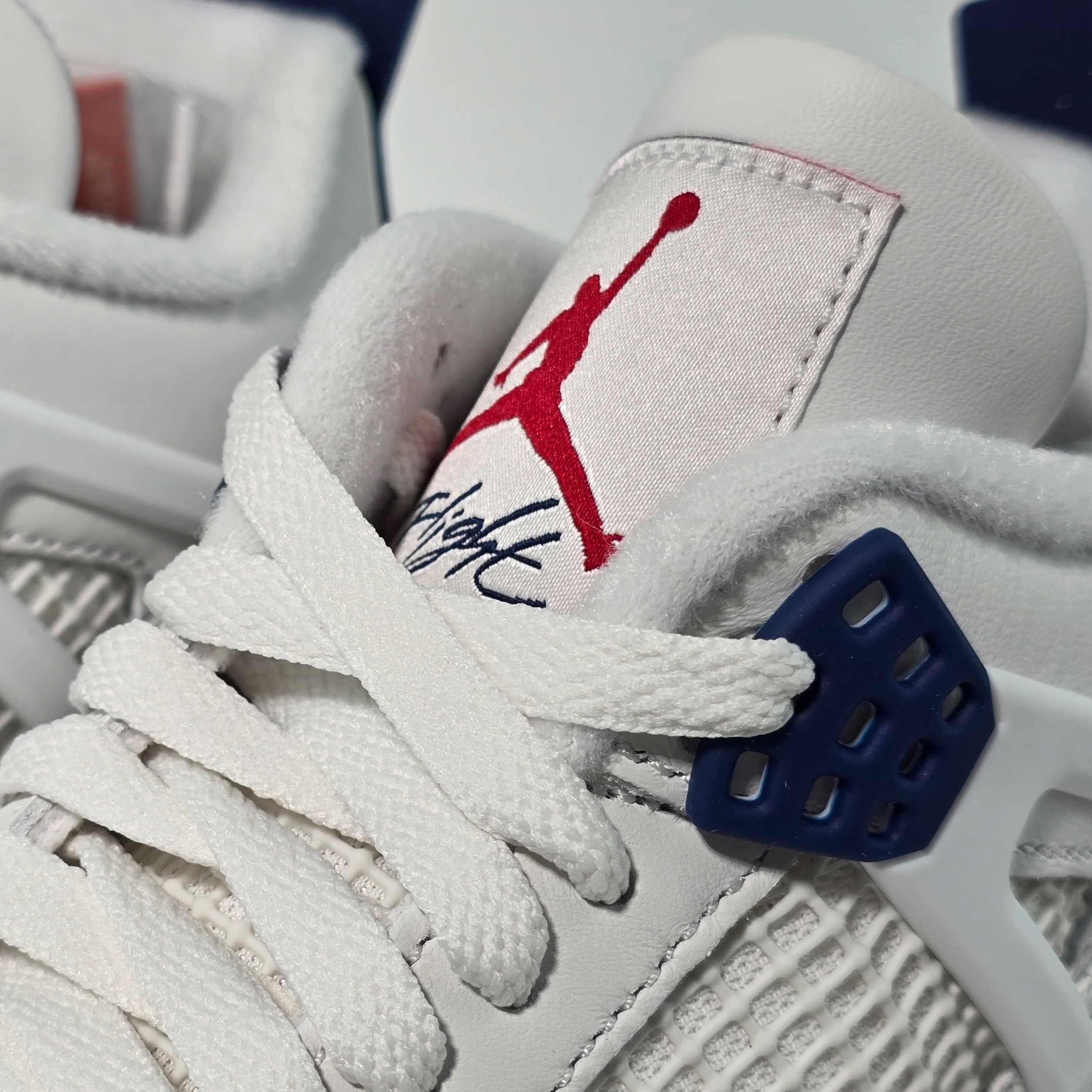 Jordan 4 x Nike SB Retro SP Navy 착용 스타일
