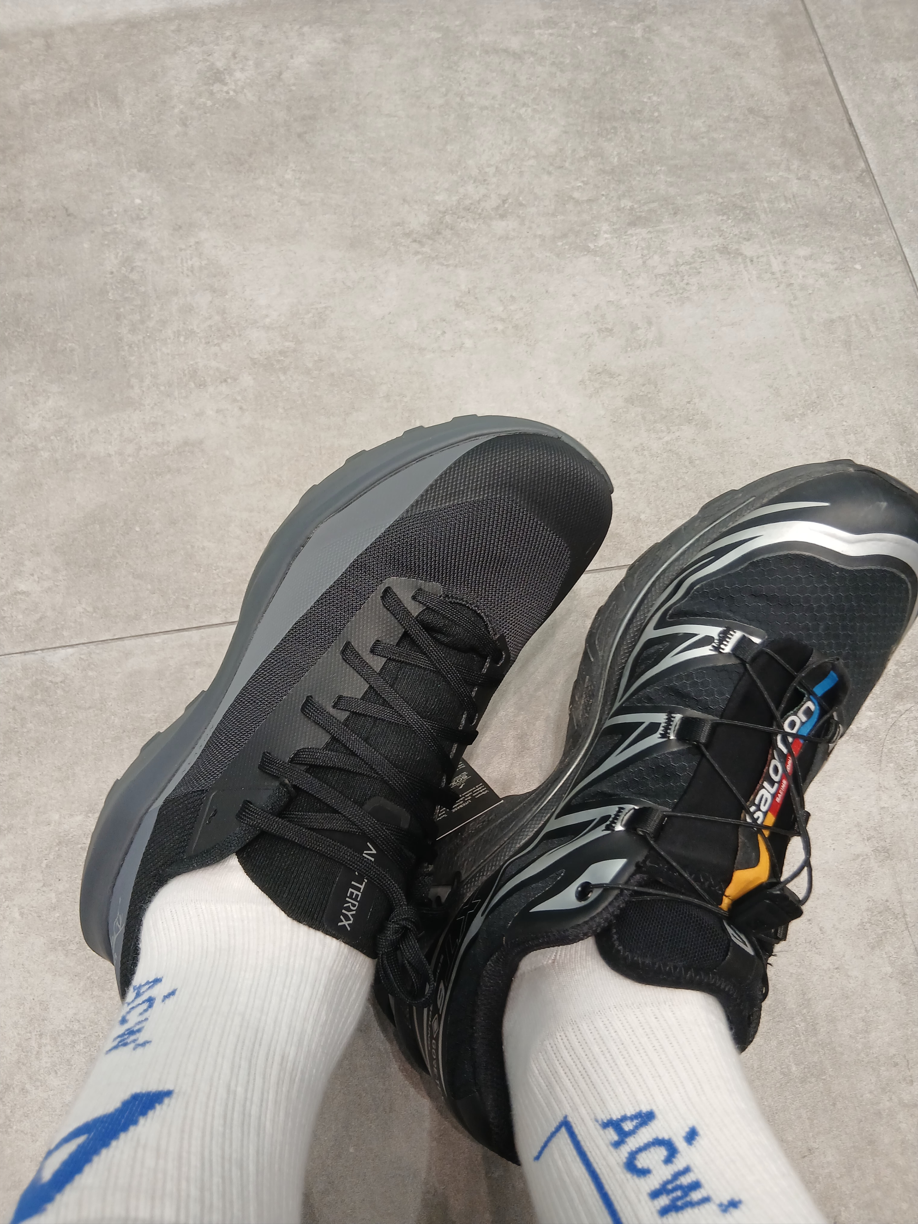 Salomon XT-6 GTX Black Silver 착용 스타일 - 1