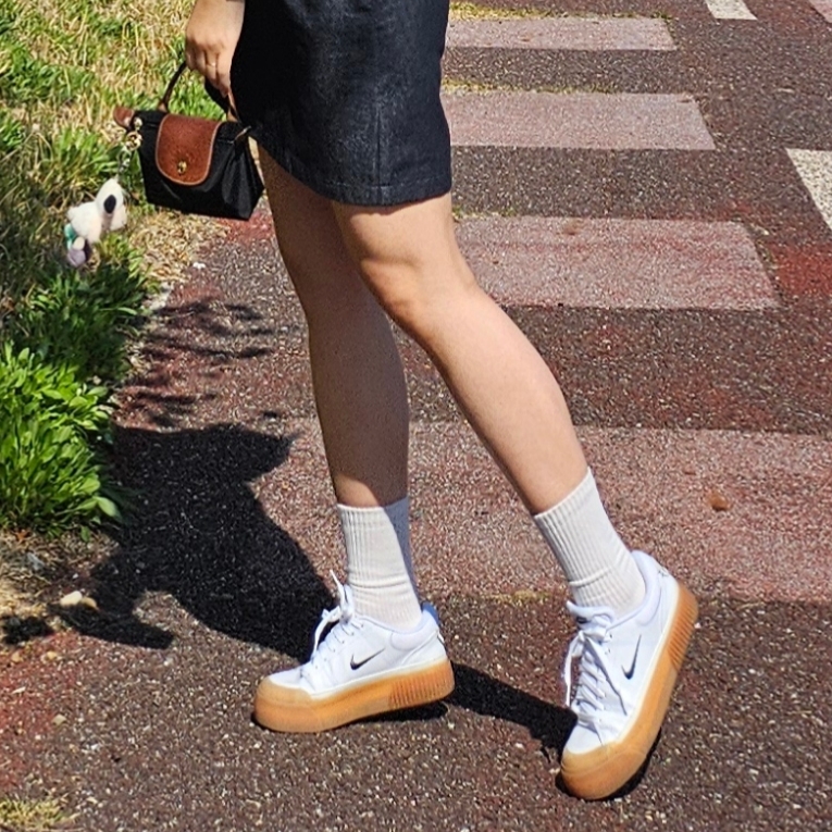 (W) Nike Court Legacy Lift Pale Ivory Black 착용 스타일