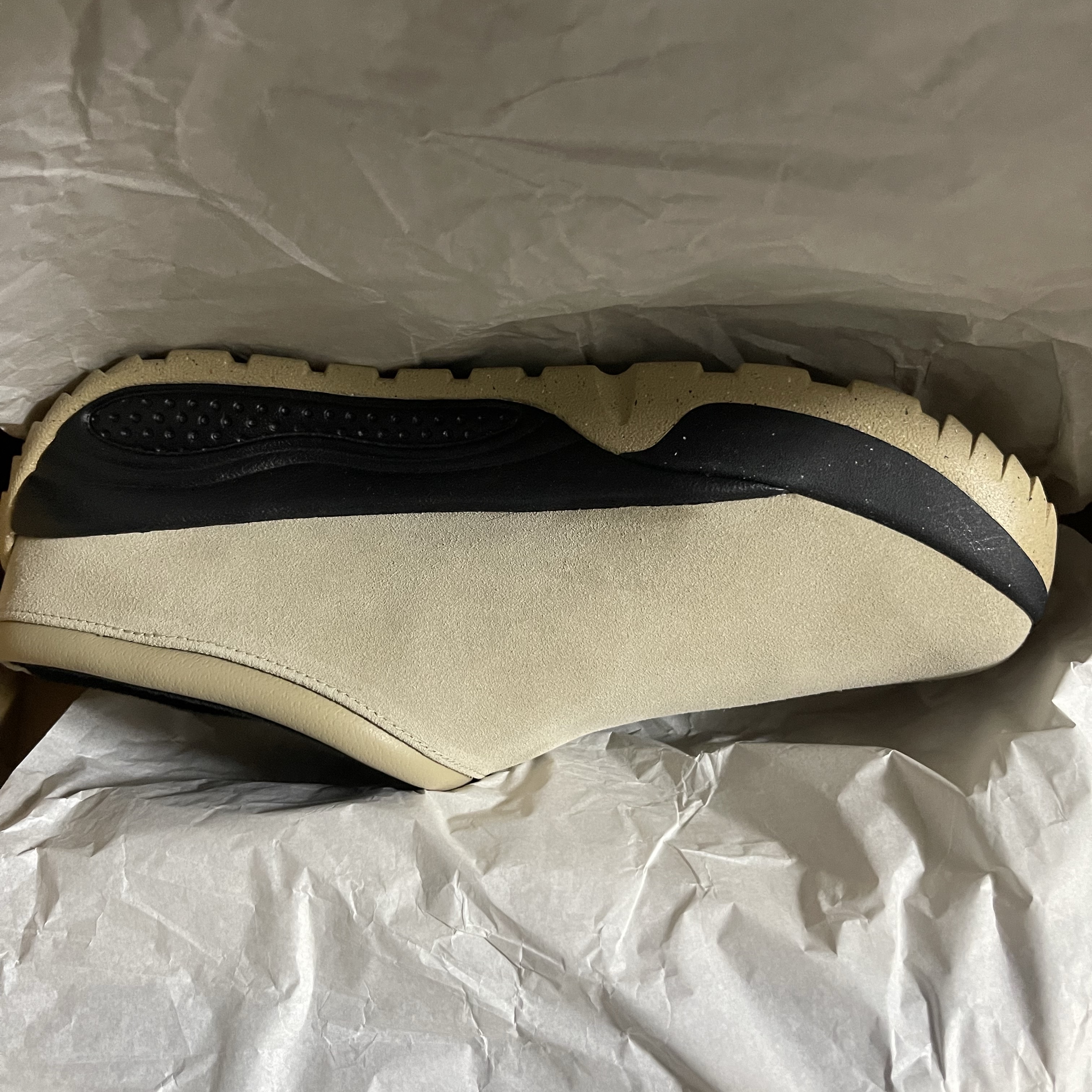 Nike ACG Rufus Limestone and Black 착용 스타일