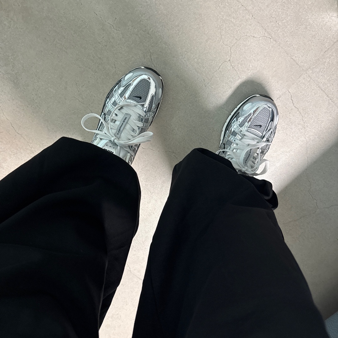 Nike P-6000 Metallic Silver 착용 스타일 - 2