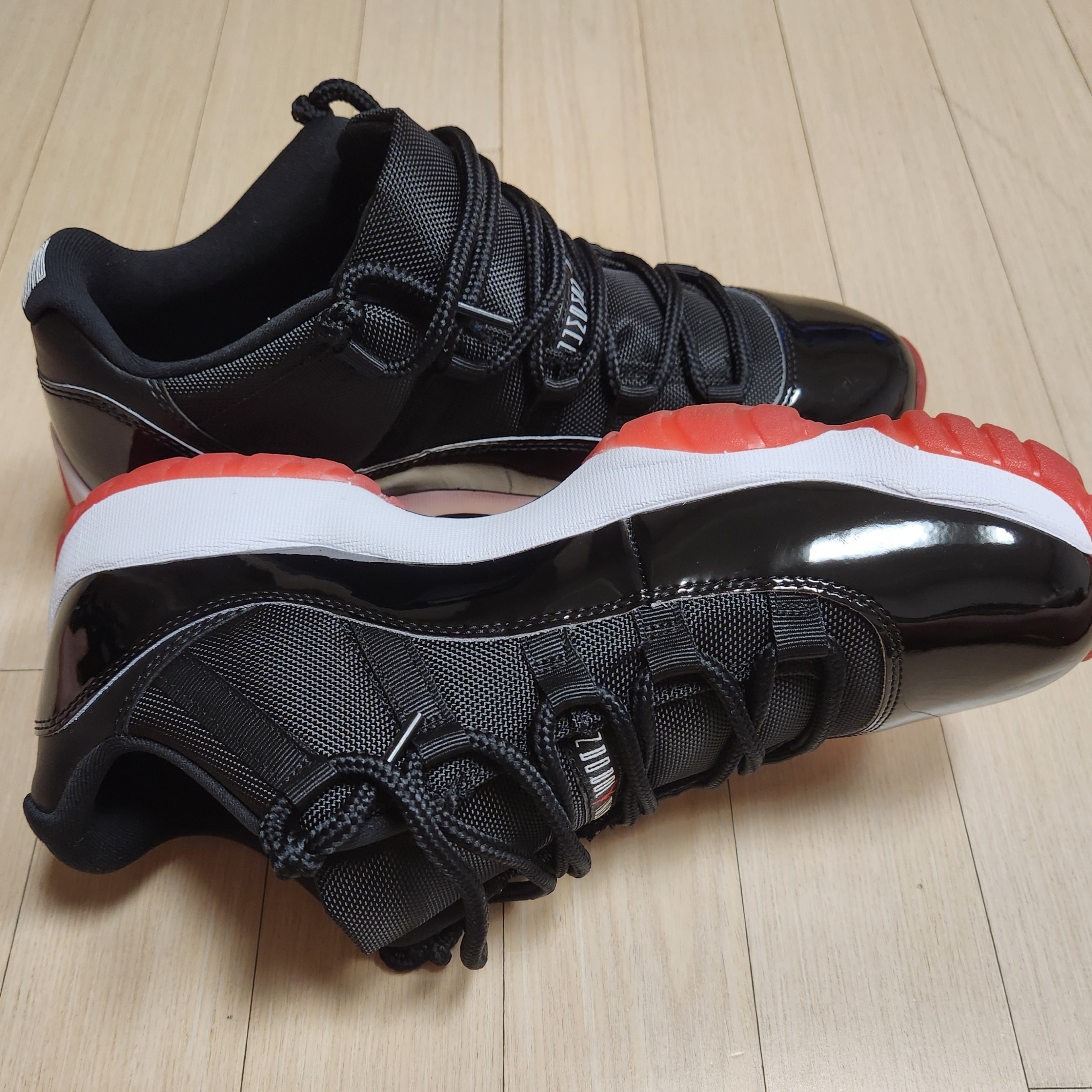 Jordan 11 Retro Low Bred 2025 착용 스타일 - 4
