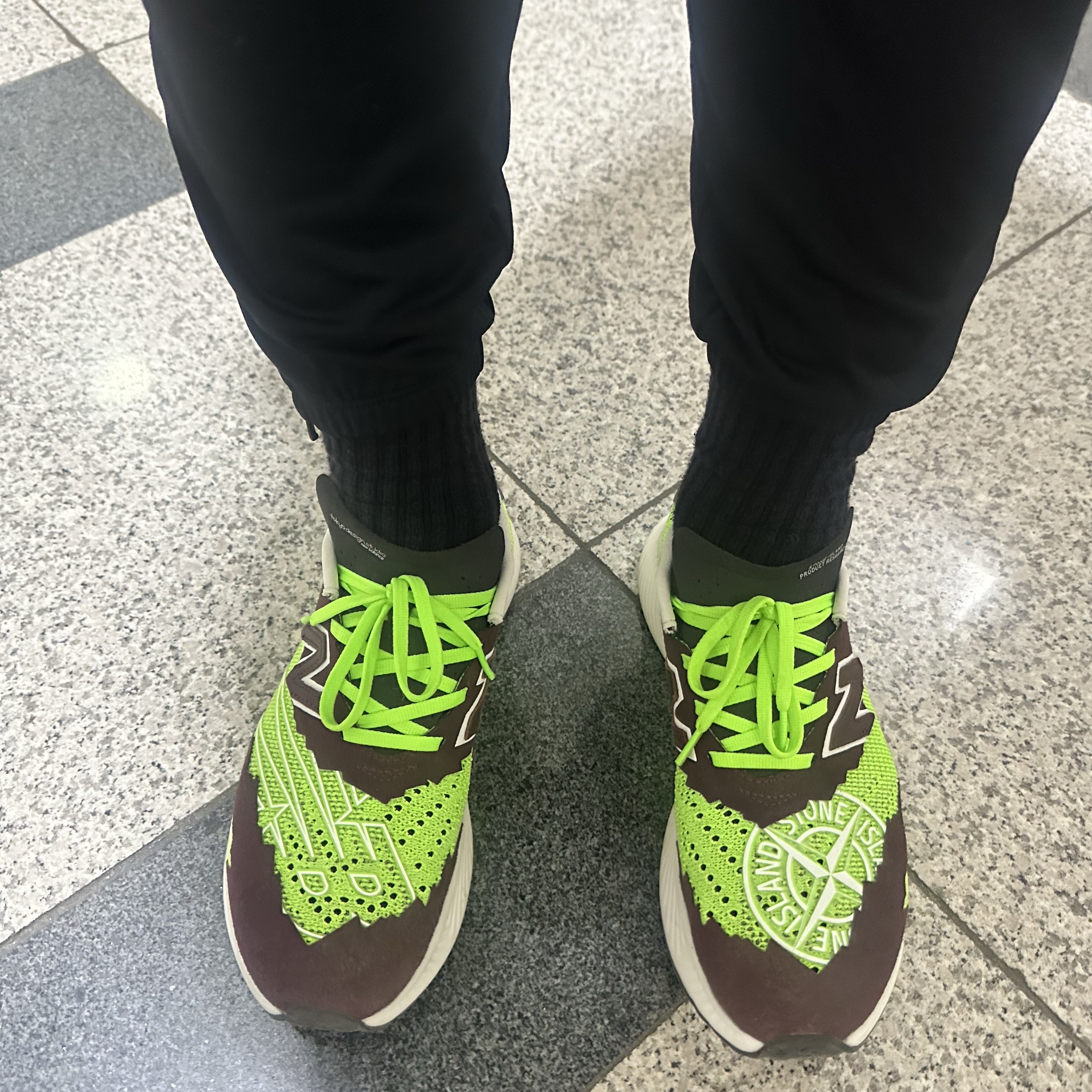New Balance x Stone Island x Tokyo Design Studio FuelCell RC Elite v2 SI Green 착용 스타일