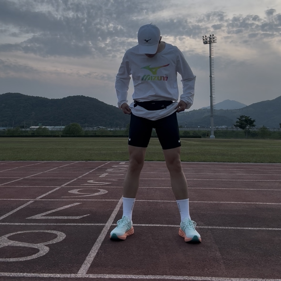 Asics Novablast 5 Soothing Sea Wave Teal 착용 스타일 - 2