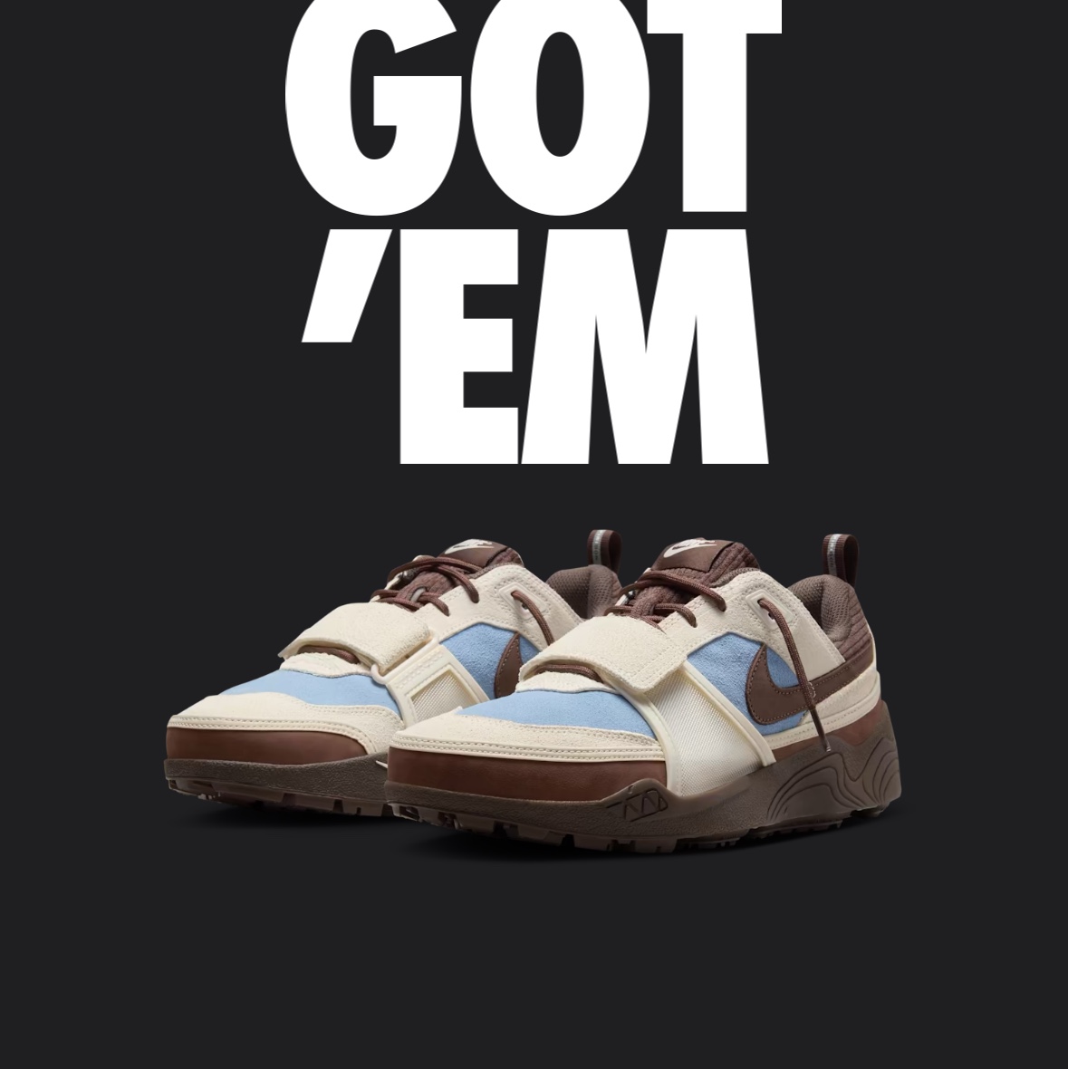Nike x Travis Scott Zoom Field Jaxx Pale Ivory and Leche Blue 착용 스타일